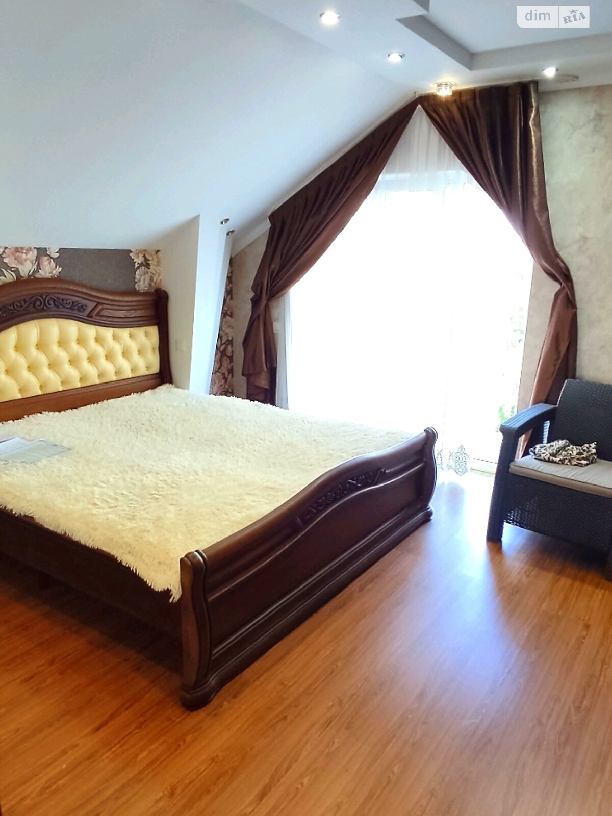 двухэтажный дом, 250 кв. м, кирпич. Продажа в Калиновке фото 1