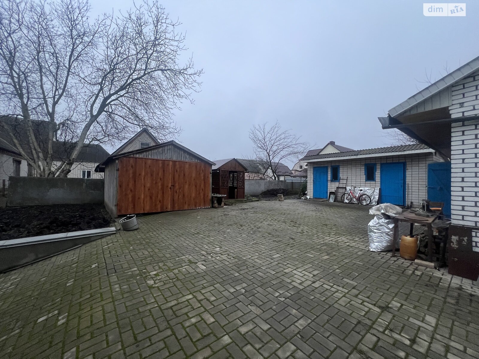 трехэтажный дом с гаражом, 180 кв. м, кирпич. Продажа в Калиновке район Калиновка фото 1 трехэтажный дом с гаражом, 180 кв. м, кирпич. Продажа в Калиновке район Калиновка фото 1