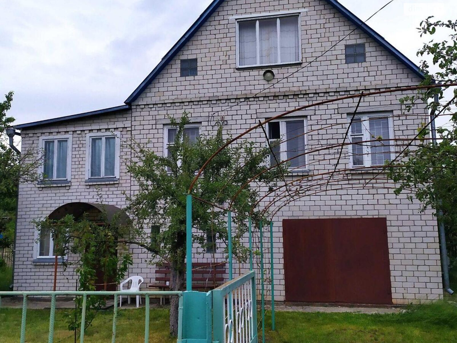 трехэтажный дом, 184 кв. м, кирпич. Продажа в Калиновке фото 1 трехэтажный дом, 184 кв. м, кирпич. Продажа в Калиновке фото 1