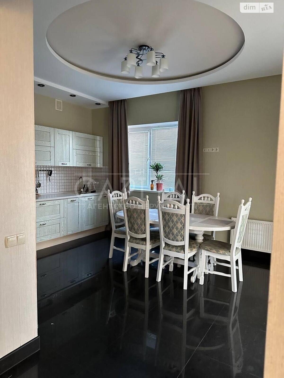 двухэтажный дом с балконом, 200 кв. м, кирпич. Продажа в Калиновке фото 1 двухэтажный дом с балконом, 200 кв. м, кирпич. Продажа в Калиновке фото 1
