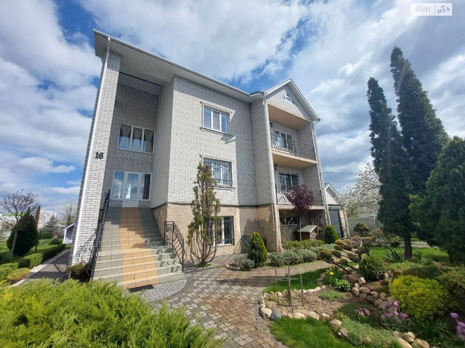 триповерховий будинок, 270 кв. м, кирпич. Продаж у Калинівці фото 1