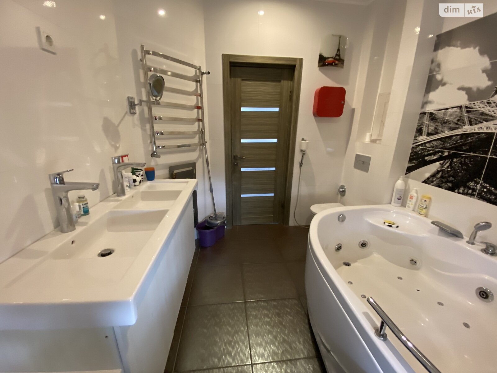 триповерховий будинок з верандою, 252 кв. м, цегла. Продаж у Калинівці фото 1 триповерховий будинок з верандою, 252 кв. м, цегла. Продаж у Калинівці фото 1