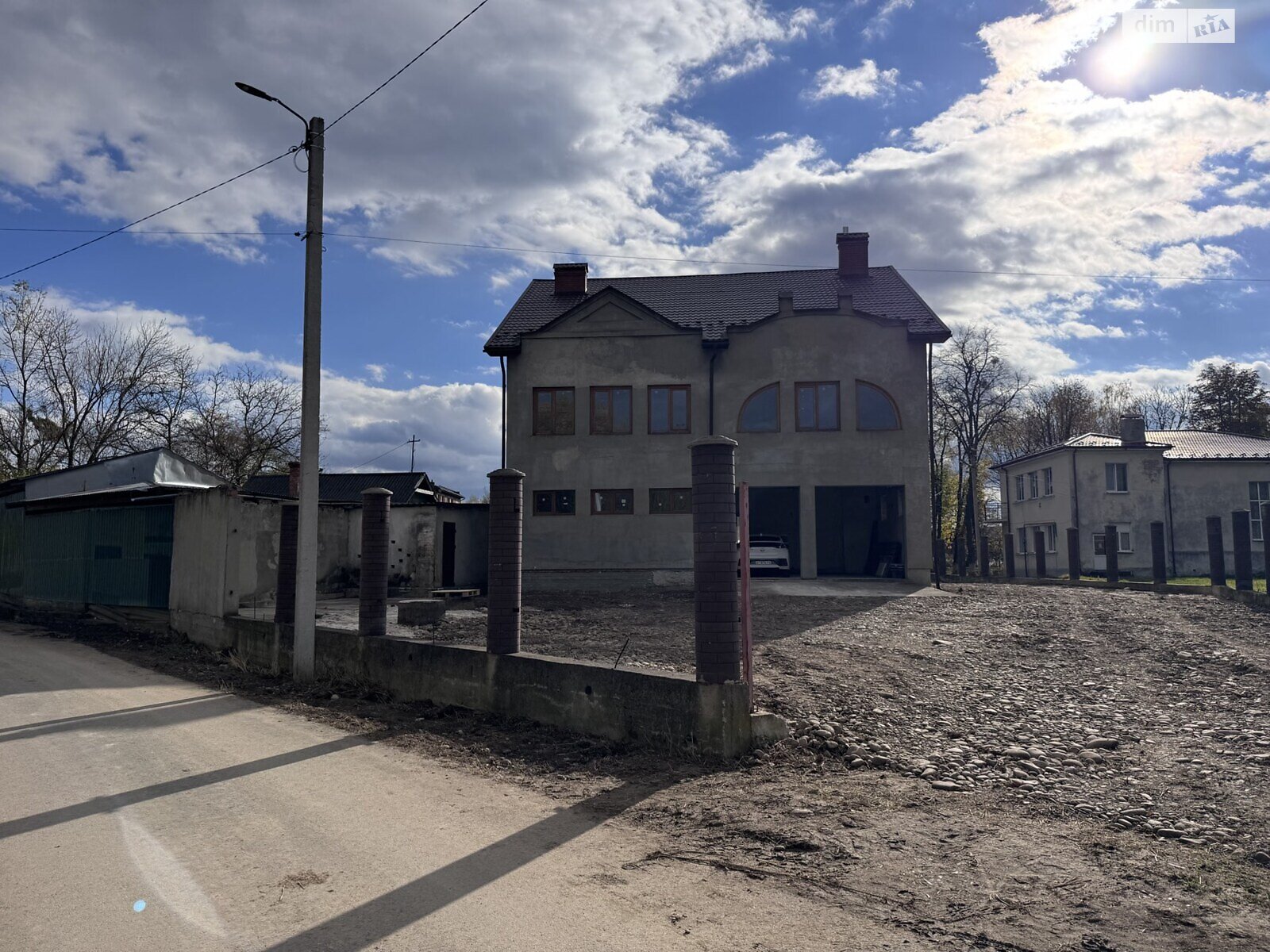 двухэтажный дом с гаражом, 292.7 кв. м, кирпич. Продажа в Калуше фото 1