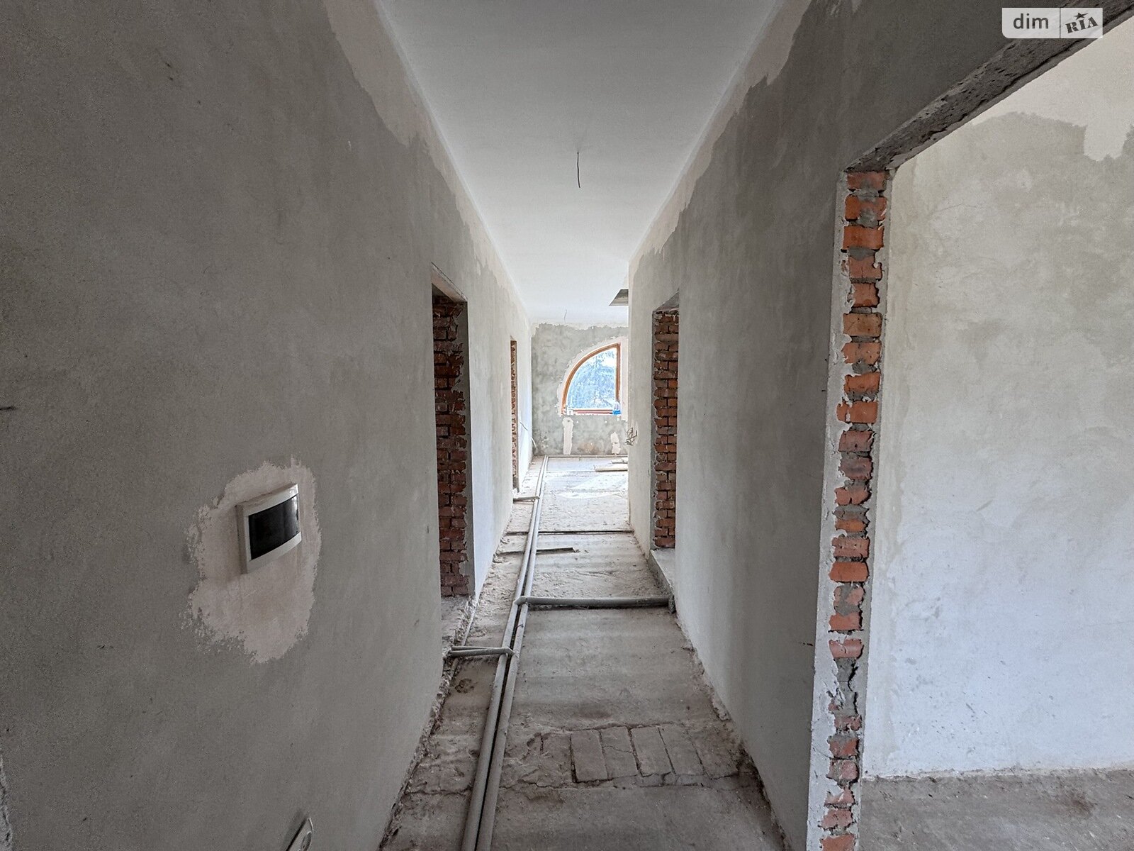 двухэтажный дом с гаражом, 292.7 кв. м, кирпич. Продажа в Калуше фото 1