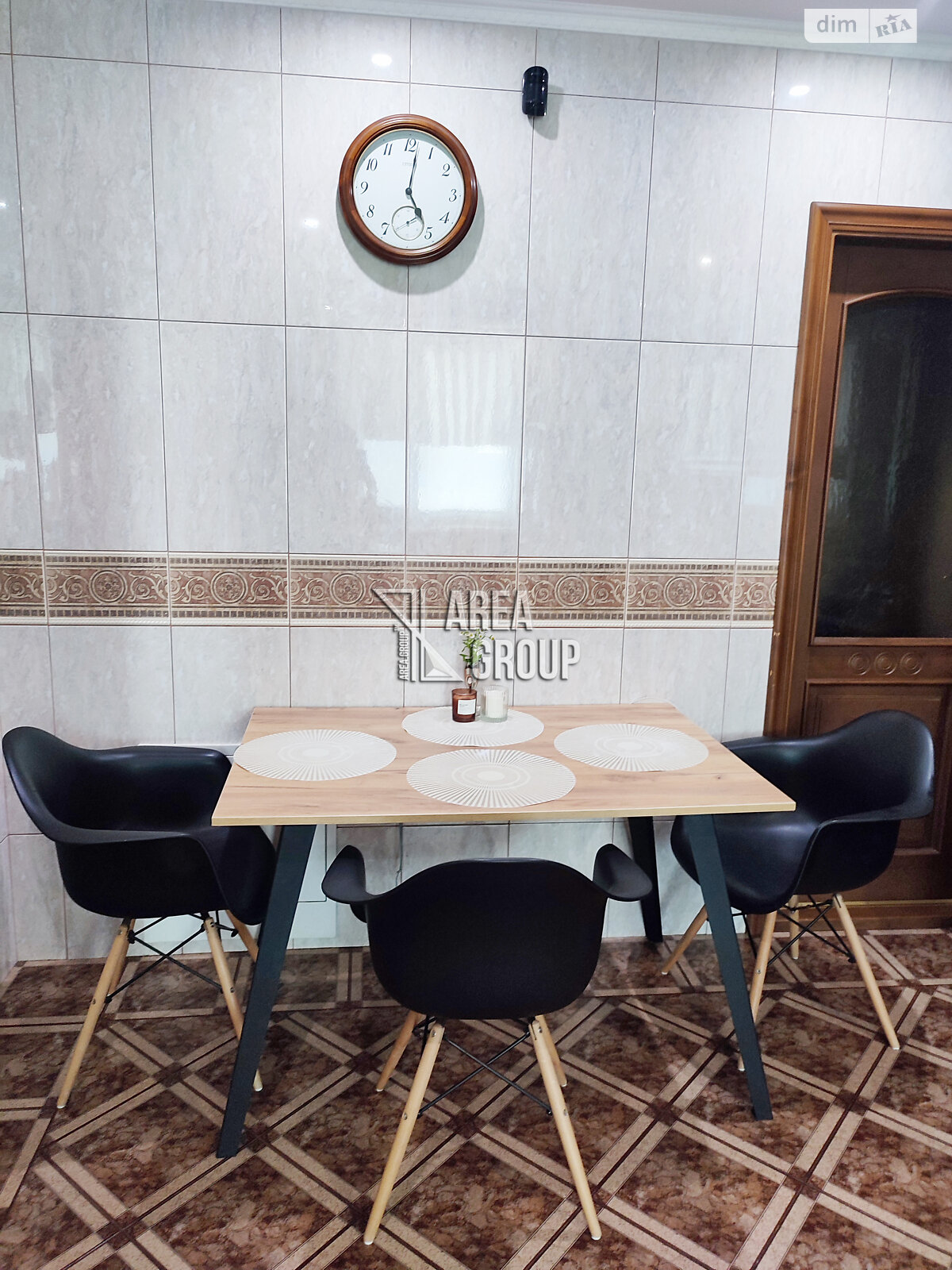 трехэтажный дом с балконом, 299 кв. м, кирпич. Продажа в Каменце-Подольском район Билановка фото 1