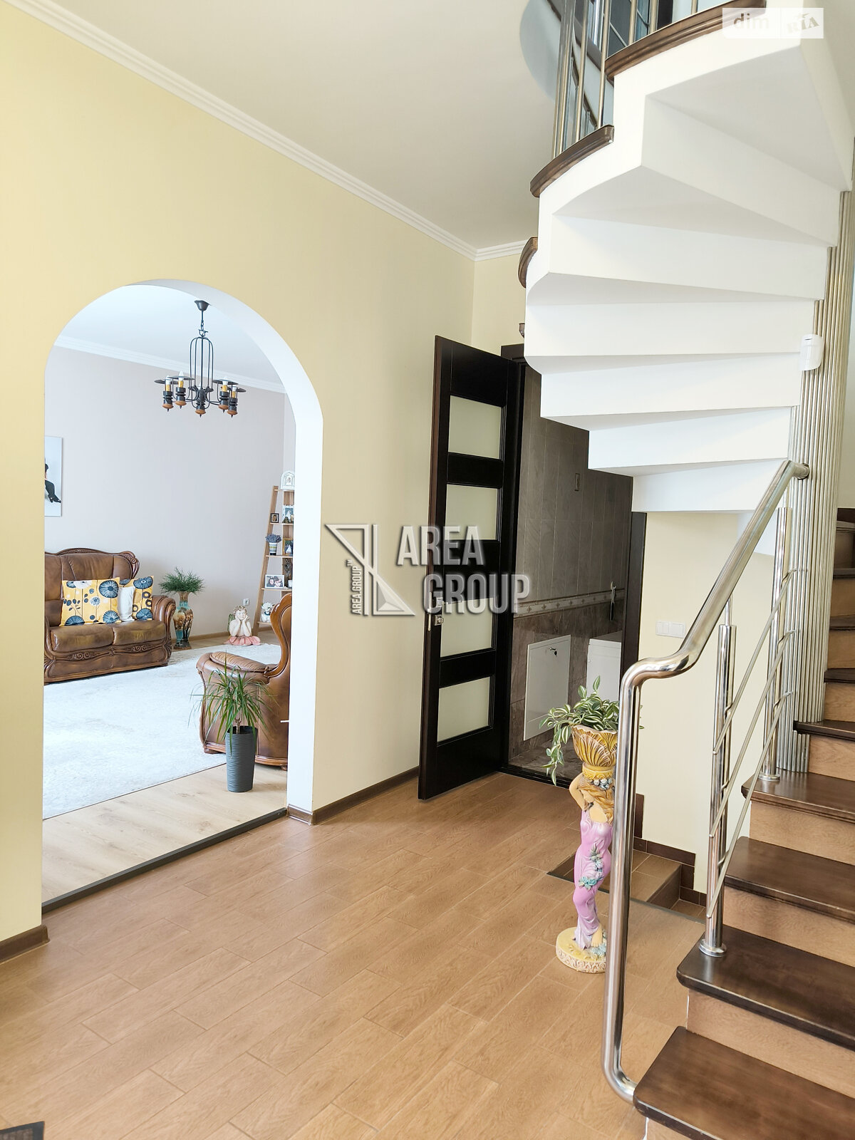 трехэтажный дом с балконом, 299 кв. м, кирпич. Продажа в Каменце-Подольском район Билановка фото 1