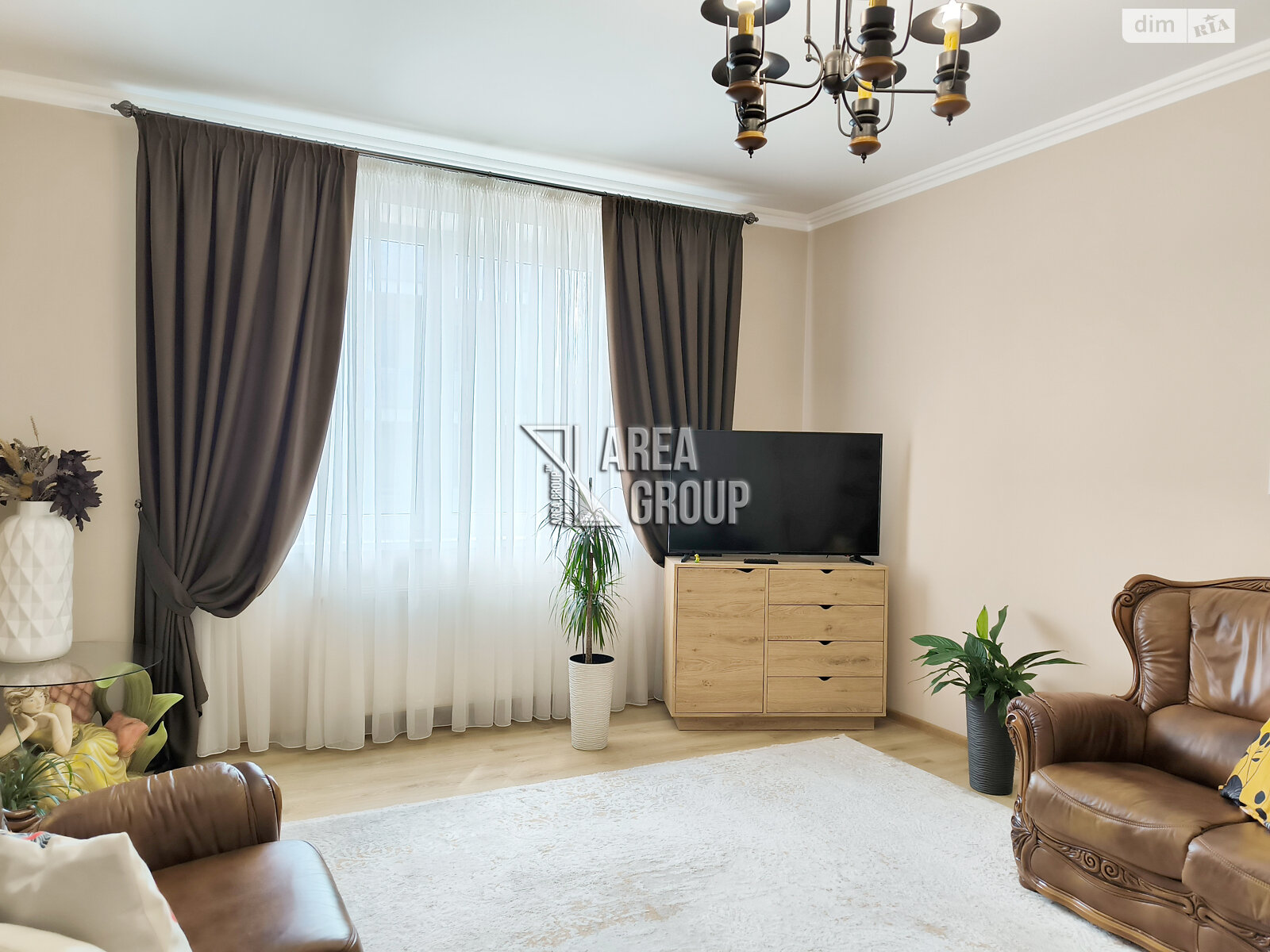 трехэтажный дом с балконом, 299 кв. м, кирпич. Продажа в Каменце-Подольском район Билановка фото 1