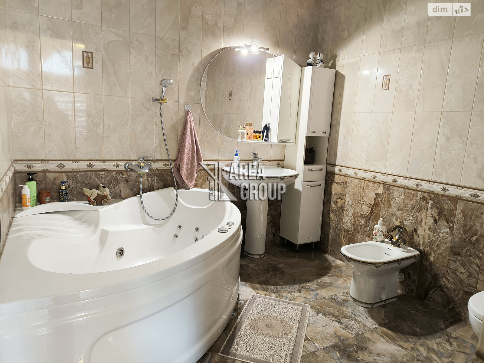 трехэтажный дом с балконом, 299 кв. м, кирпич. Продажа в Каменце-Подольском район Билановка фото 1