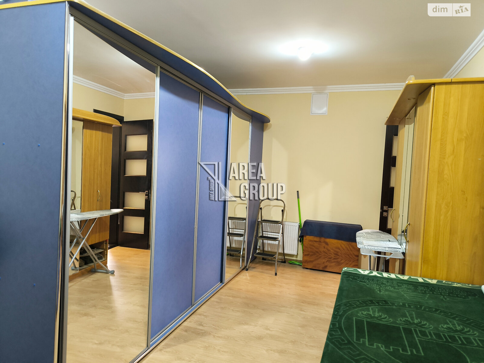 трехэтажный дом с балконом, 299 кв. м, кирпич. Продажа в Каменце-Подольском район Билановка фото 1