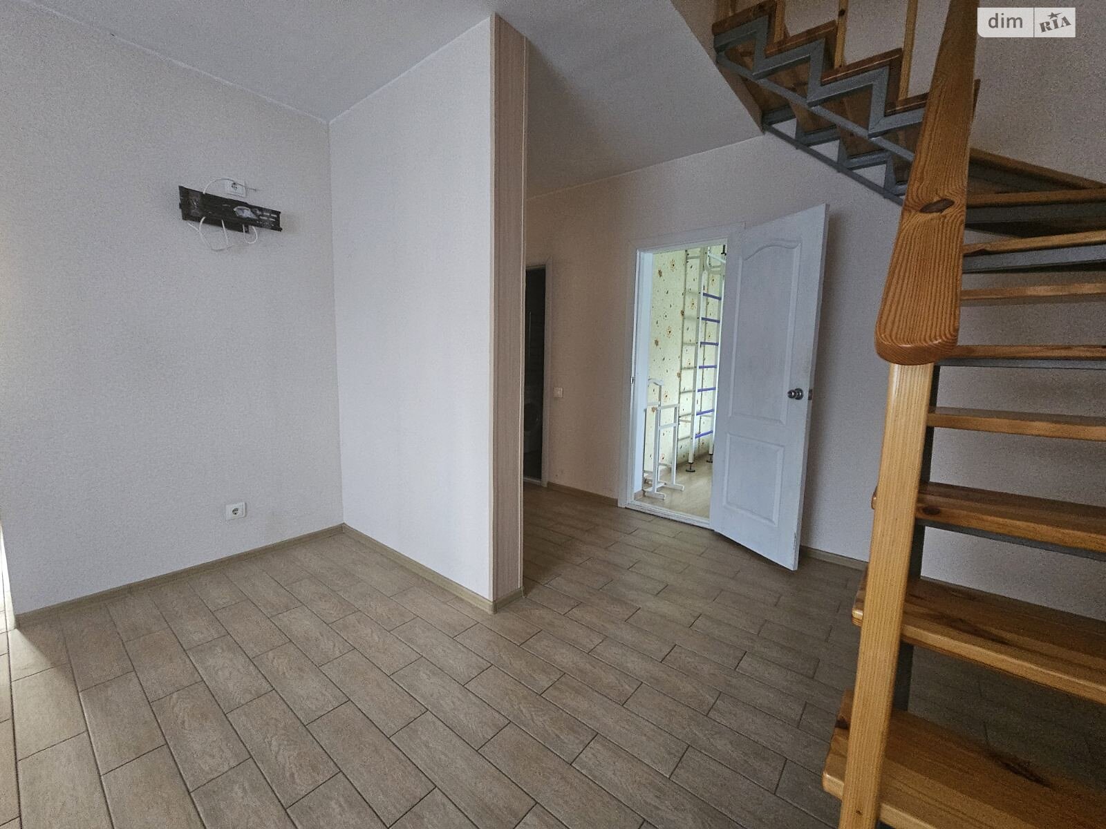 двоповерховий будинок з гаражем, 163.5 кв. м, цегла. Продаж в Кам’янці, район Центр фото 1 двоповерховий будинок з гаражем, 163.5 кв. м, цегла. Продаж в Кам’янці, район Центр фото 1