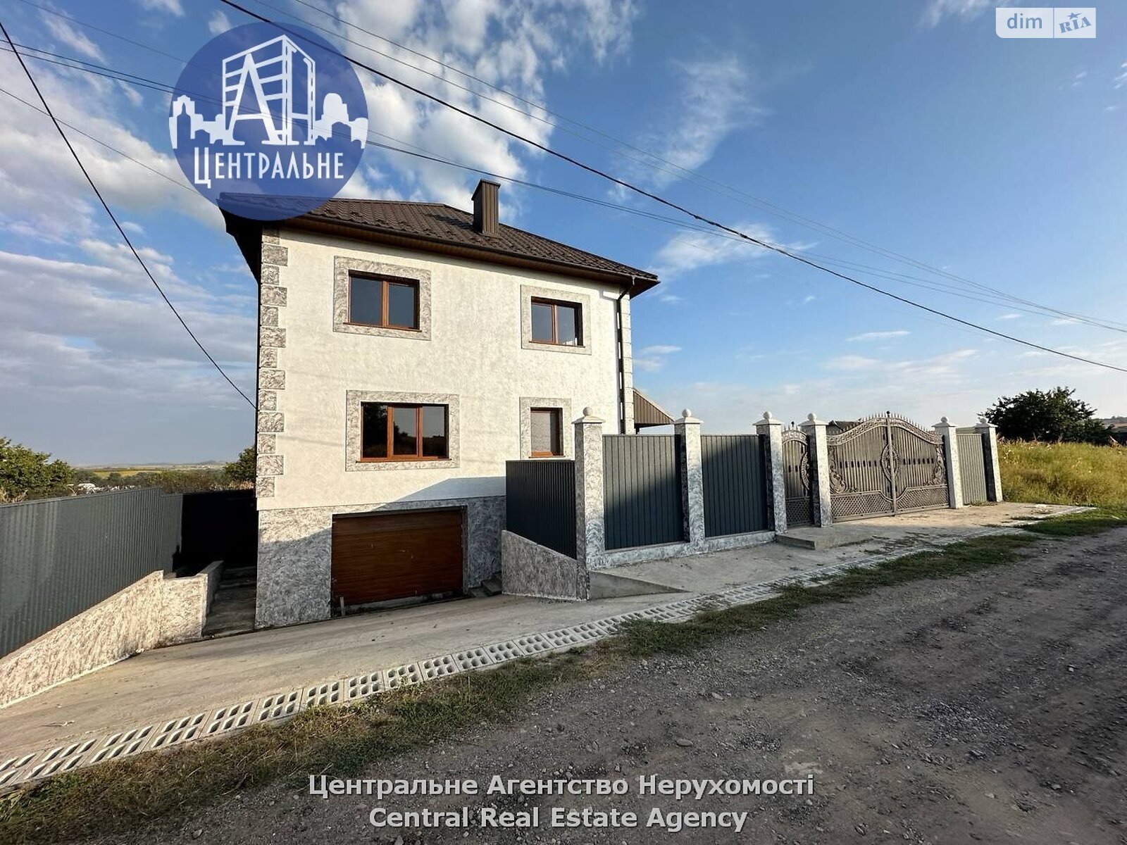 двухэтажный дом с балконом, 228.9 кв. м, кирпич. Продажа в Каменной фото 1