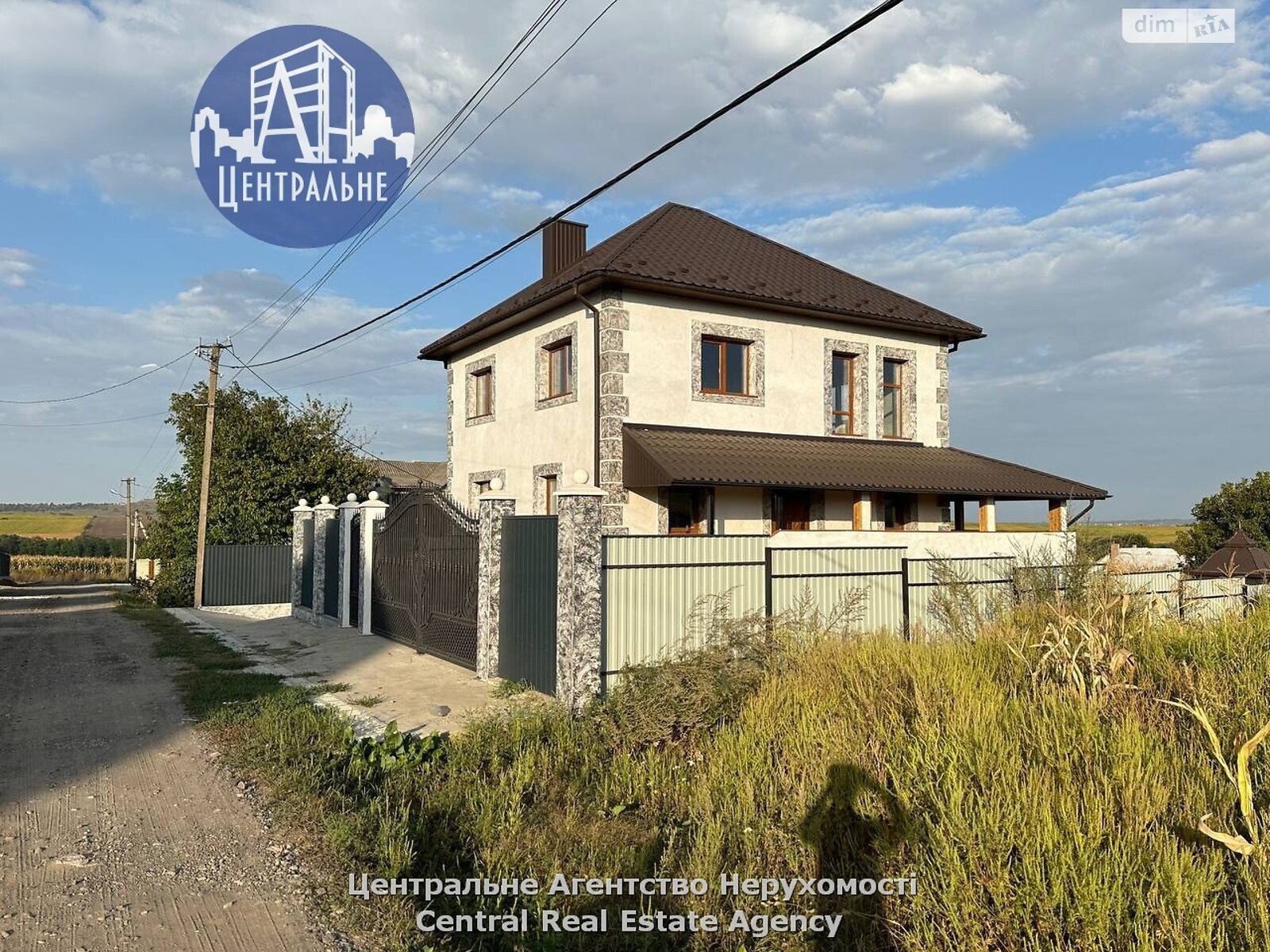 двухэтажный дом с балконом, 228.9 кв. м, кирпич. Продажа в Каменной фото 1