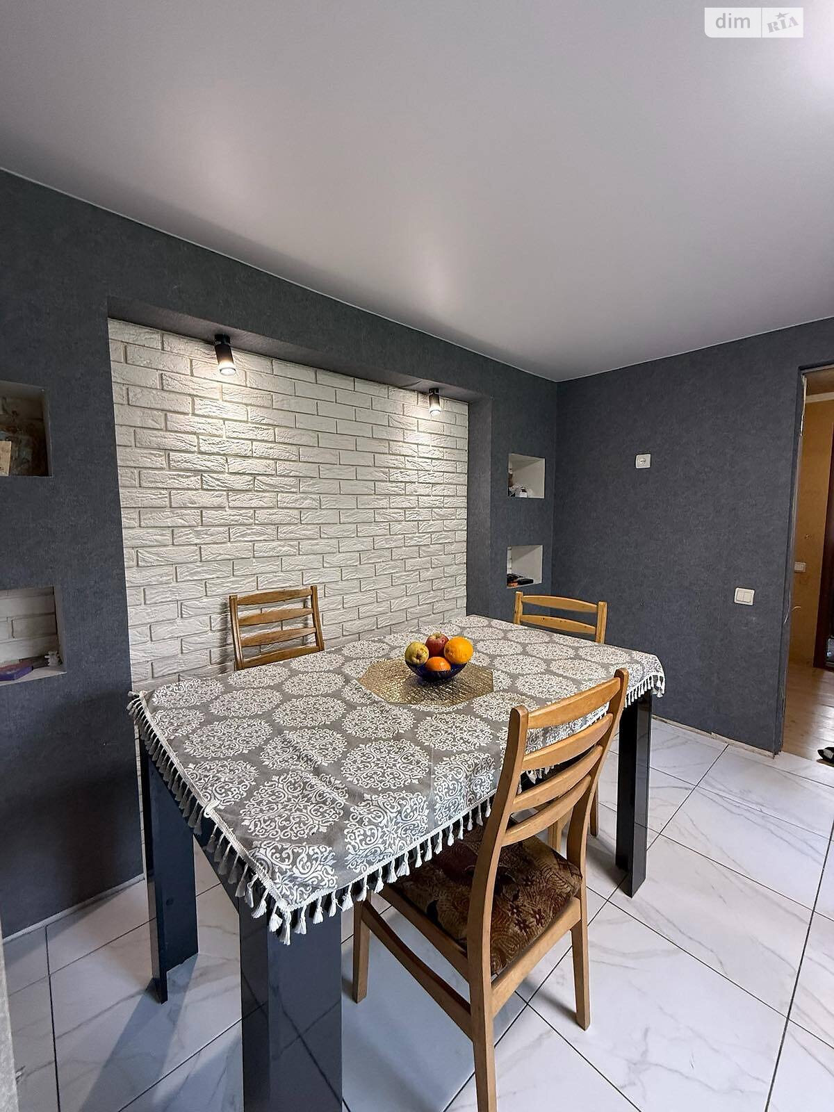 одноэтажный дом с гаражом, 106.2 кв. м, кирпич. Продажа в Каменной Яруге фото 1 одноэтажный дом с гаражом, 106.2 кв. м, кирпич. Продажа в Каменной Яруге фото 1