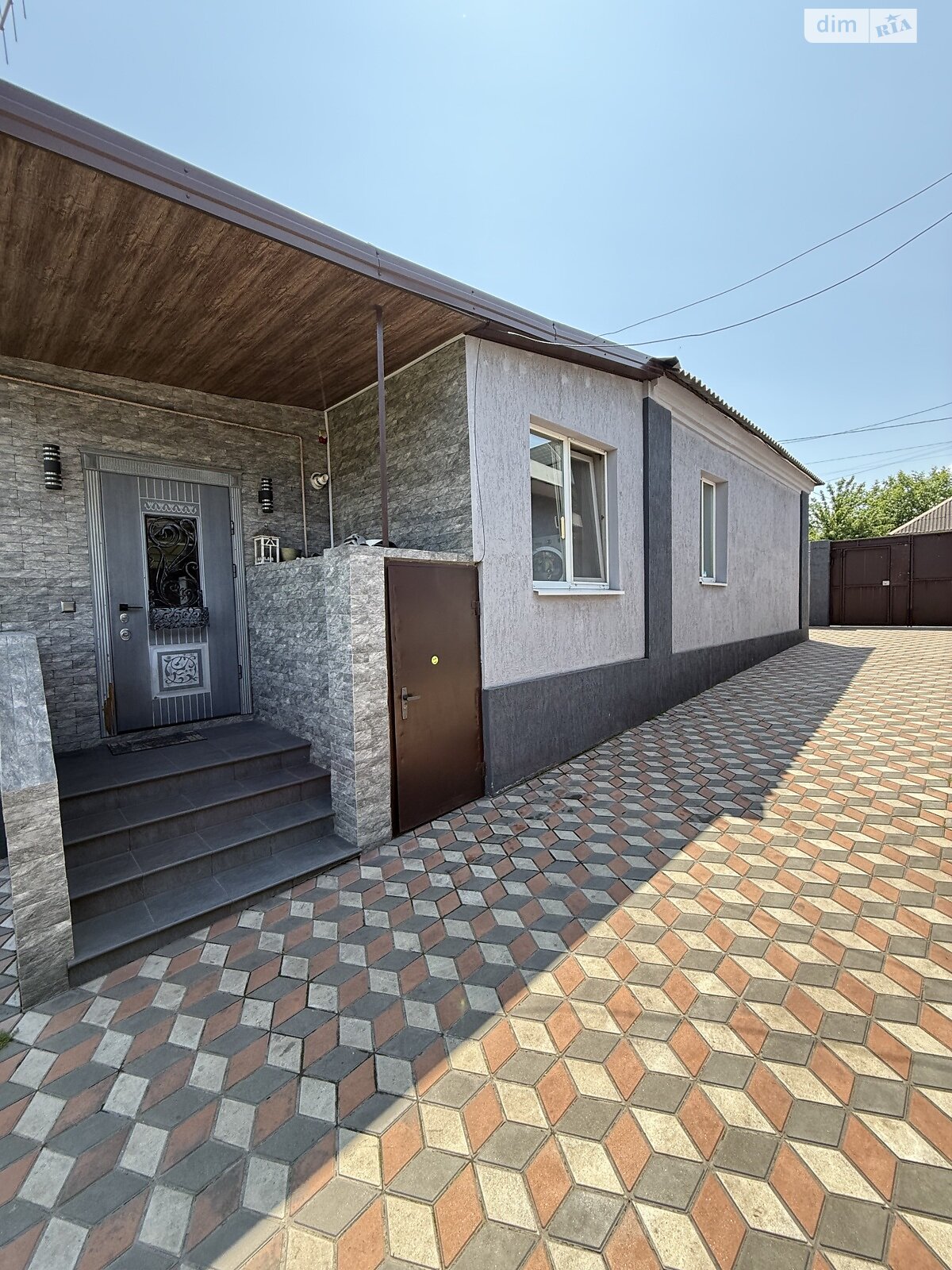 одноповерховий будинок з гаражем, 140 кв. м, цегла. Продаж в Кам’янському, район Баглійський фото 1 одноповерховий будинок з гаражем, 140 кв. м, цегла. Продаж в Кам’янському, район Баглійський фото 1