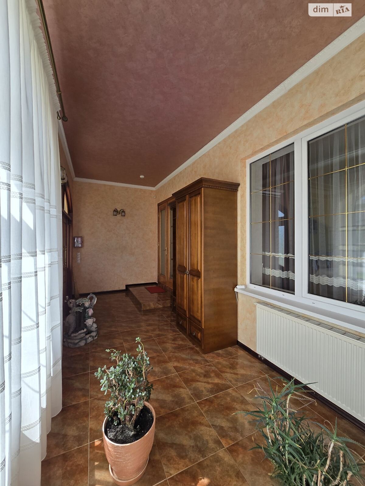 двоповерховий будинок з верандою, 352 кв. м, кирпич. Продаж у Карачиновому фото 1 двоповерховий будинок з верандою, 352 кв. м, кирпич. Продаж у Карачиновому фото 1