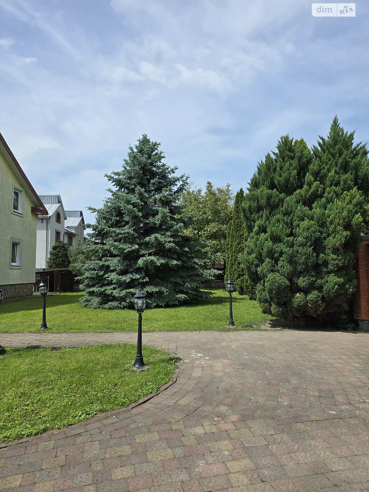 двоповерховий будинок з верандою, 352 кв. м, кирпич. Продаж у Карачиновому фото 1 двоповерховий будинок з верандою, 352 кв. м, кирпич. Продаж у Карачиновому фото 1