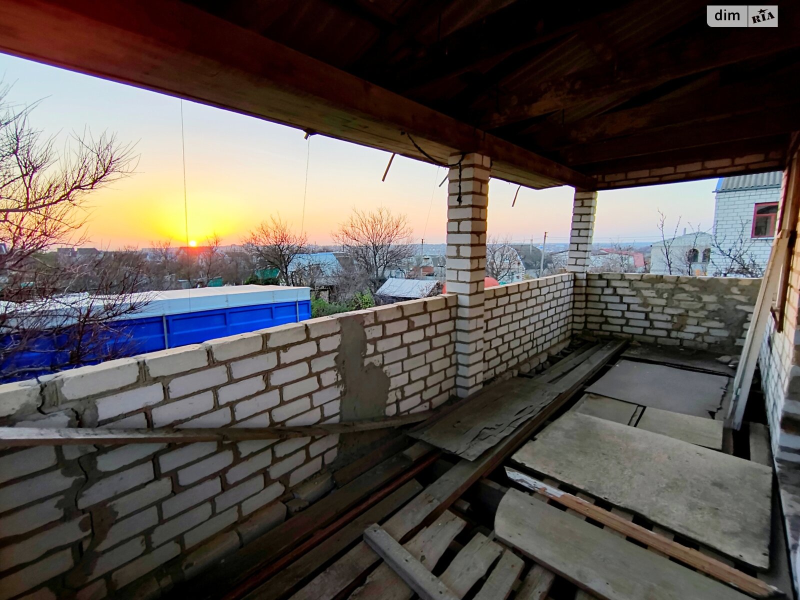 двухэтажный дом с верандой, 55 кв. м, кирпич. Продажа в Каравеллово фото 1