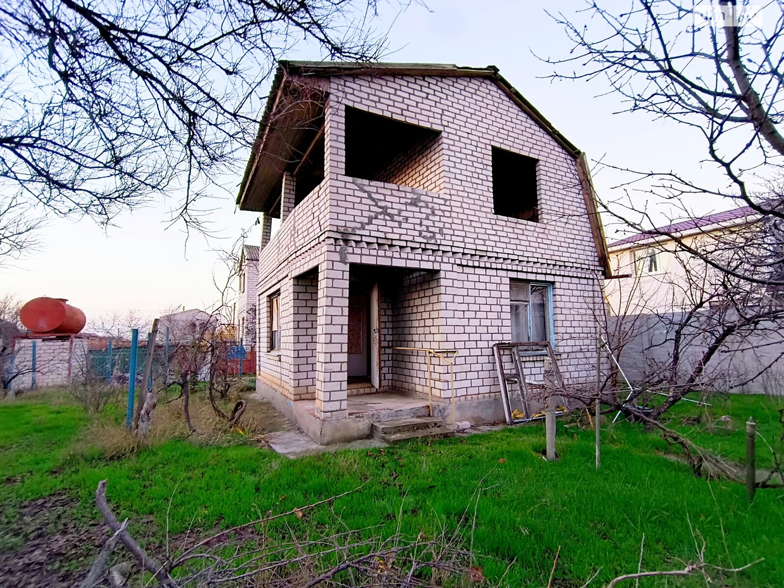 двухэтажный дом с верандой, 55 кв. м, кирпич. Продажа в Каравеллово фото 1