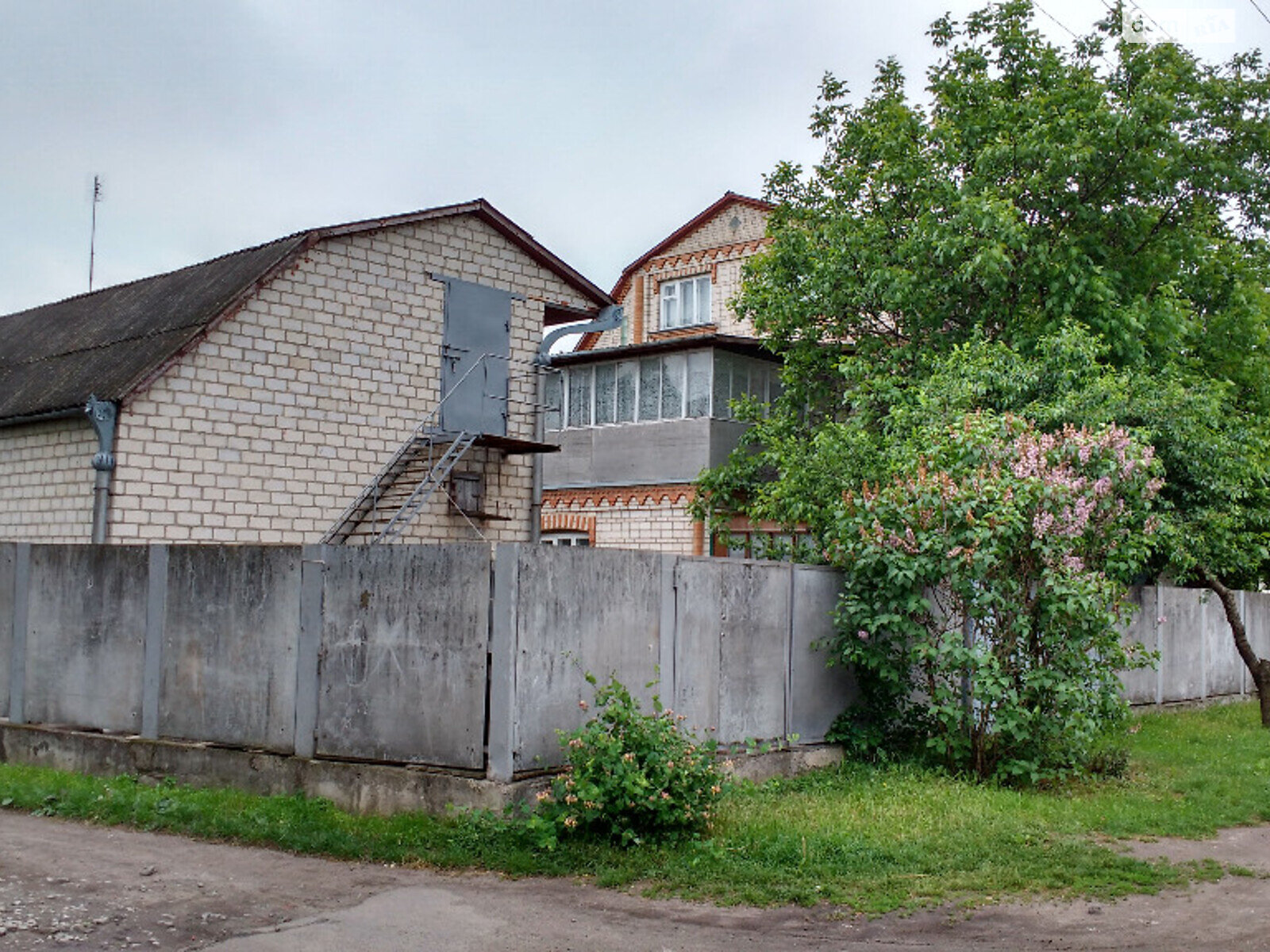 триповерховий будинок з верандою, 156 кв. м, цегла. Продаж в Козятині, район Козятин фото 1 триповерховий будинок з верандою, 156 кв. м, цегла. Продаж в Козятині, район Козятин фото 1