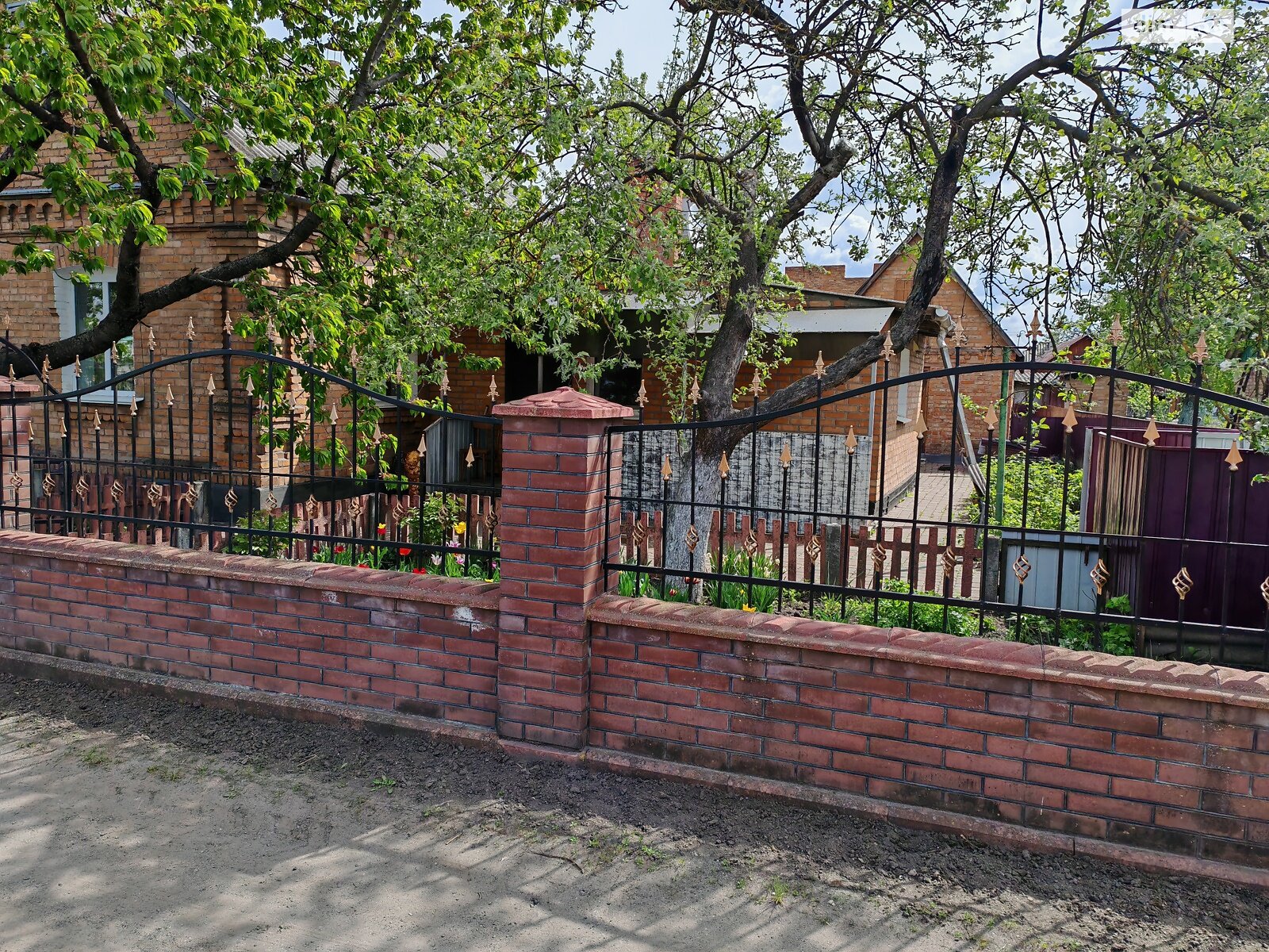 одноэтажный дом с гаражом, 99.6 кв. м, кирпич. Продажа в Казатине район Казатин фото 1 одноэтажный дом с гаражом, 99.6 кв. м, кирпич. Продажа в Казатине район Казатин фото 1