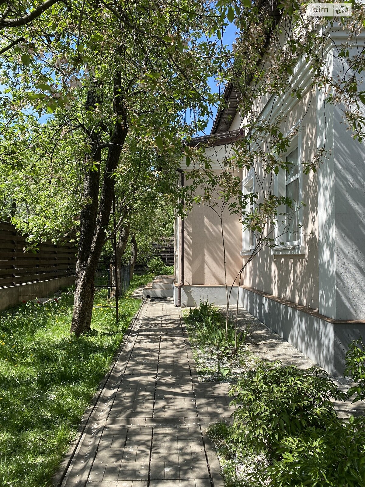 двухэтажный дом с мансардой, 248.7 кв. м, термоблок. Продажа в Киеве район Академгородок фото 1 двухэтажный дом с мансардой, 248.7 кв. м, термоблок. Продажа в Киеве район Академгородок фото 1