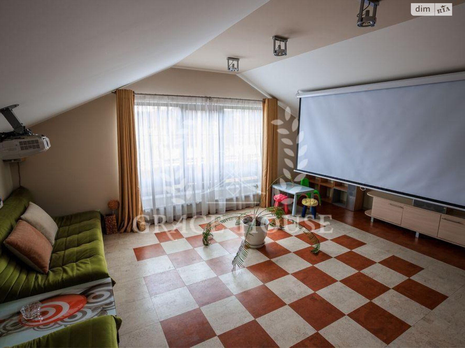 трехэтажный дом с гаражом, 330 кв. м, кирпич. Продажа в Киеве район Берковец фото 1