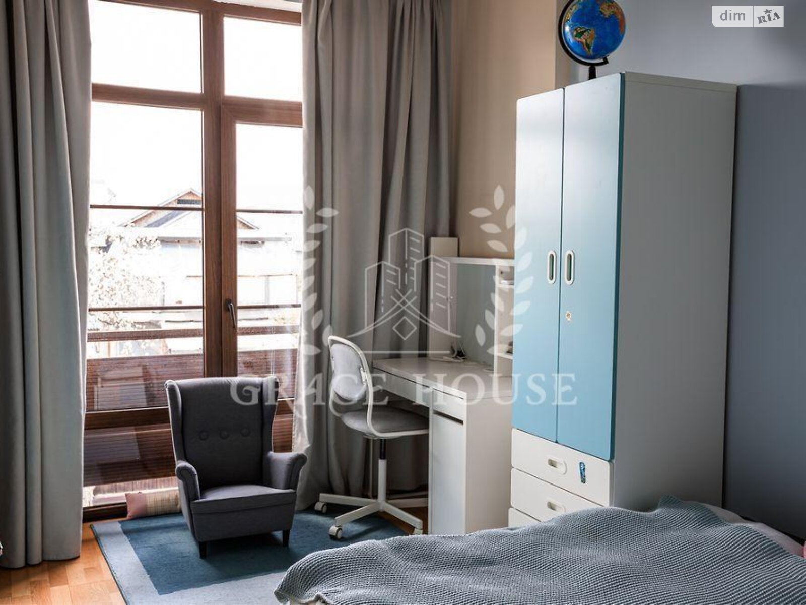 трехэтажный дом с гаражом, 330 кв. м, кирпич. Продажа в Киеве район Берковец фото 1