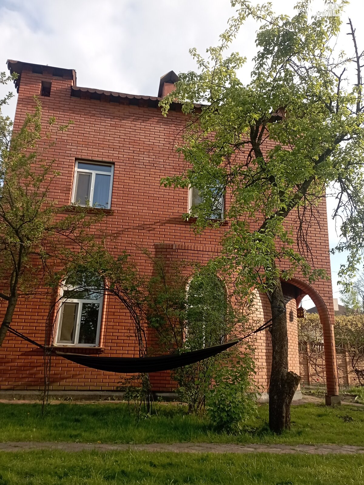 двухэтажный дом с отоплением, 100 кв. м, кирпич. Продажа в Киеве район Святошинский фото 1