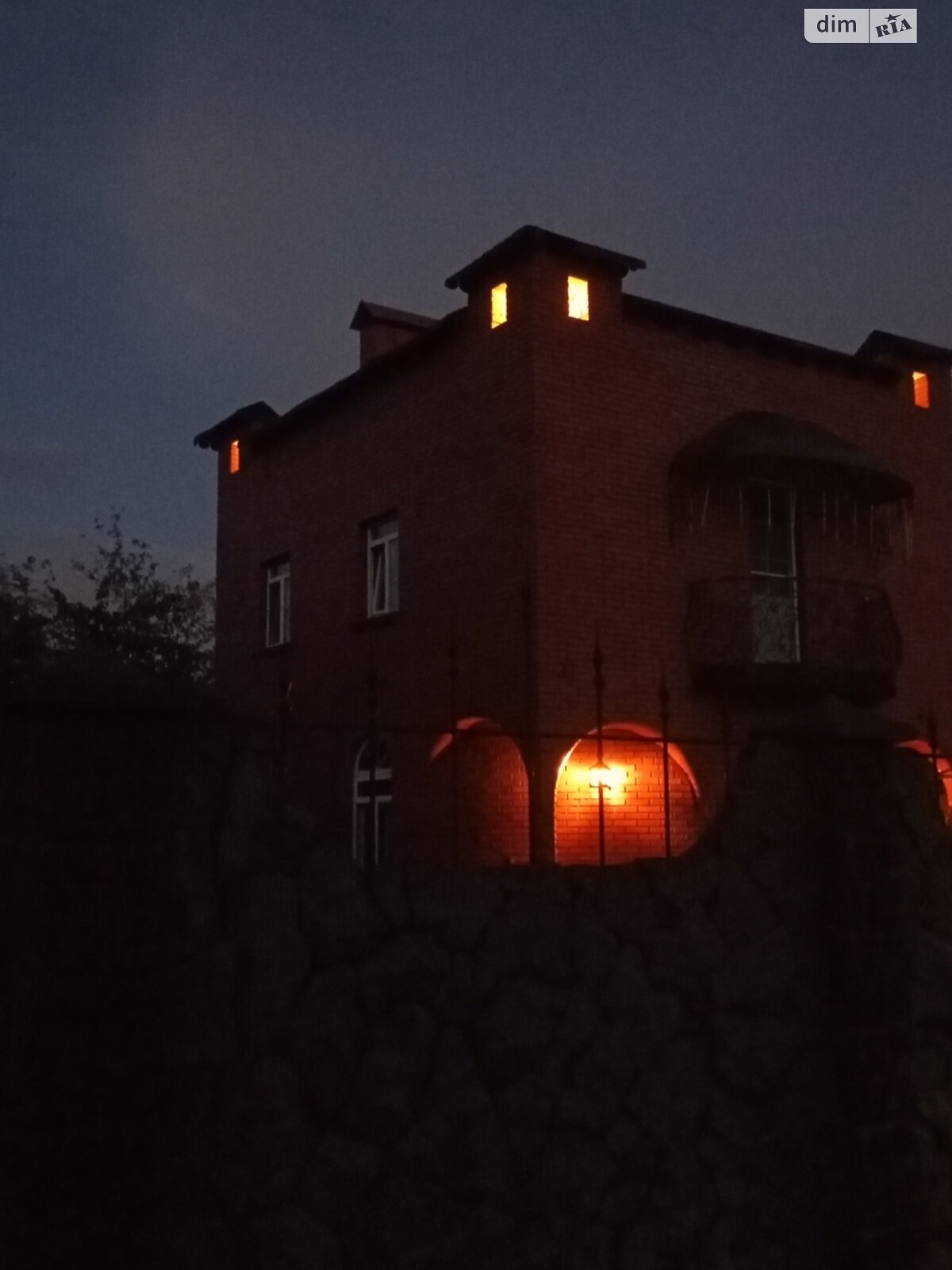 двоповерховий будинок з опаленням, 104 кв. м, цегла. Продаж в Києві, район Святошинський фото 1 двоповерховий будинок з опаленням, 104 кв. м, цегла. Продаж в Києві, район Святошинський фото 1