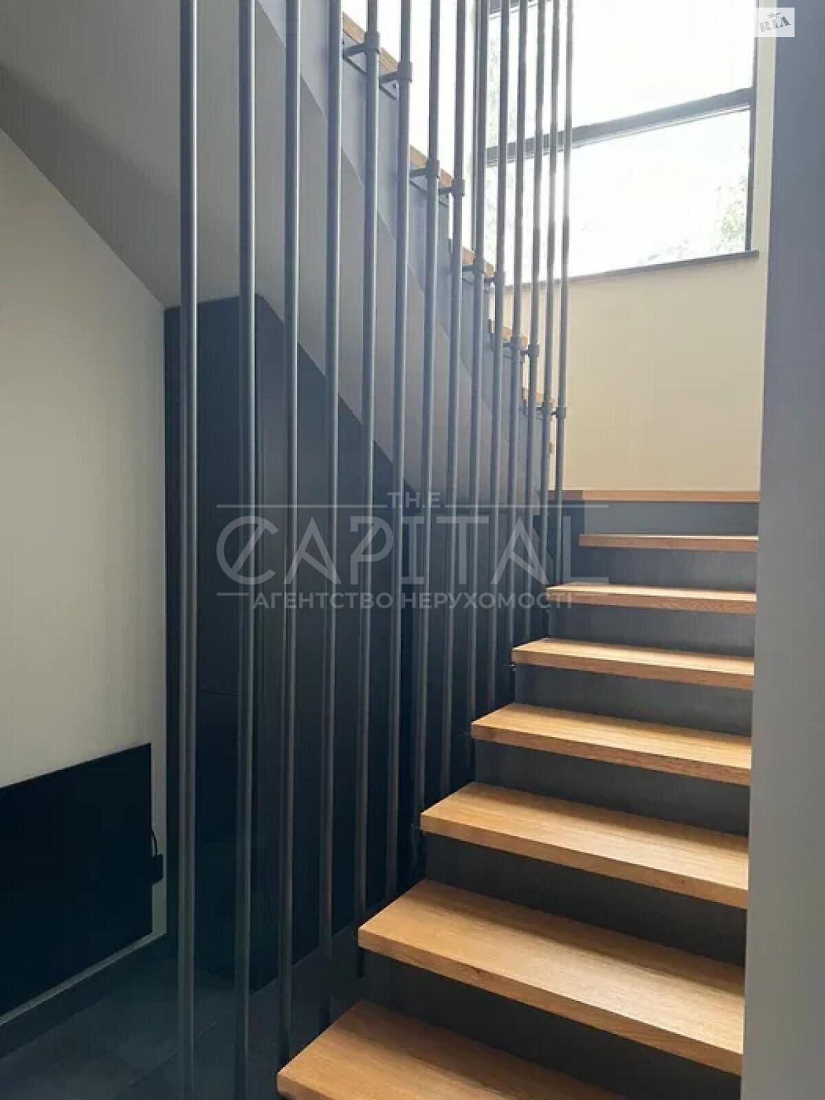 двоповерховий будинок з балконом, 145 кв. м, цегла. Продаж у Києві фото 1 двоповерховий будинок з балконом, 145 кв. м, цегла. Продаж у Києві фото 1