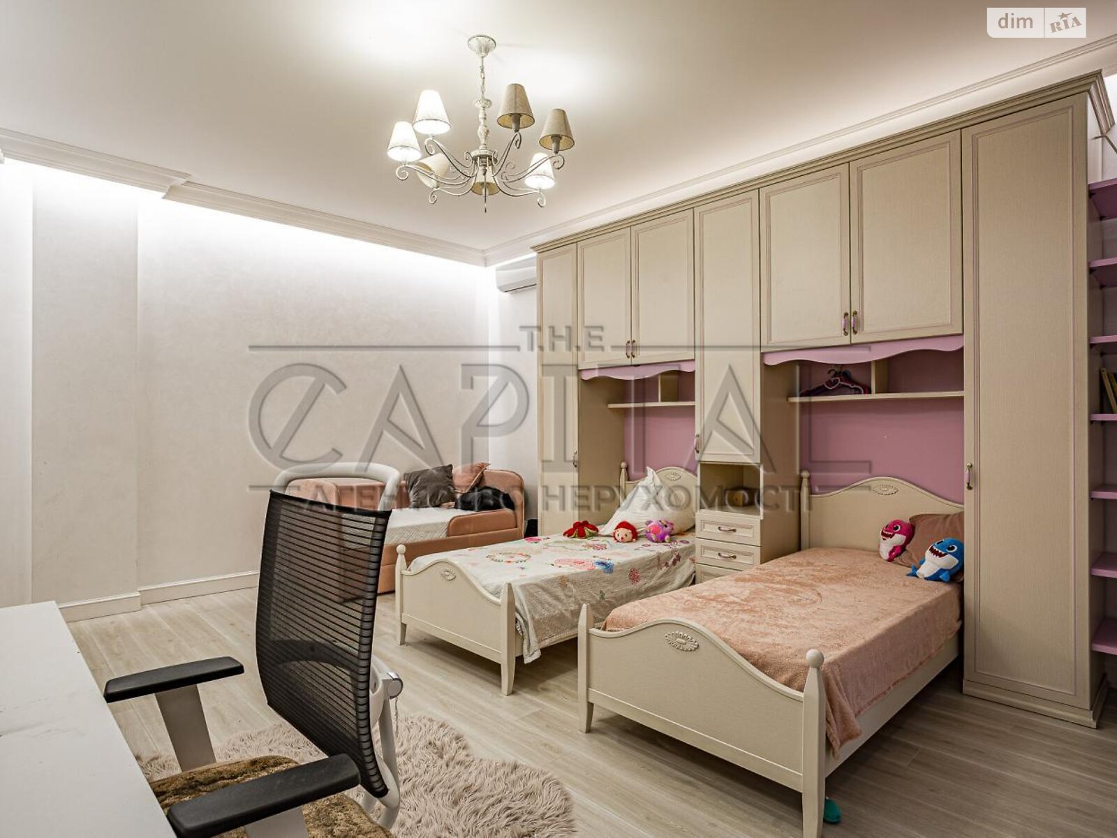 трехэтажный дом, 550 кв. м, кирпич. Продажа в Киеве район Бортничи фото 1 трехэтажный дом, 550 кв. м, кирпич. Продажа в Киеве район Бортничи фото 1
