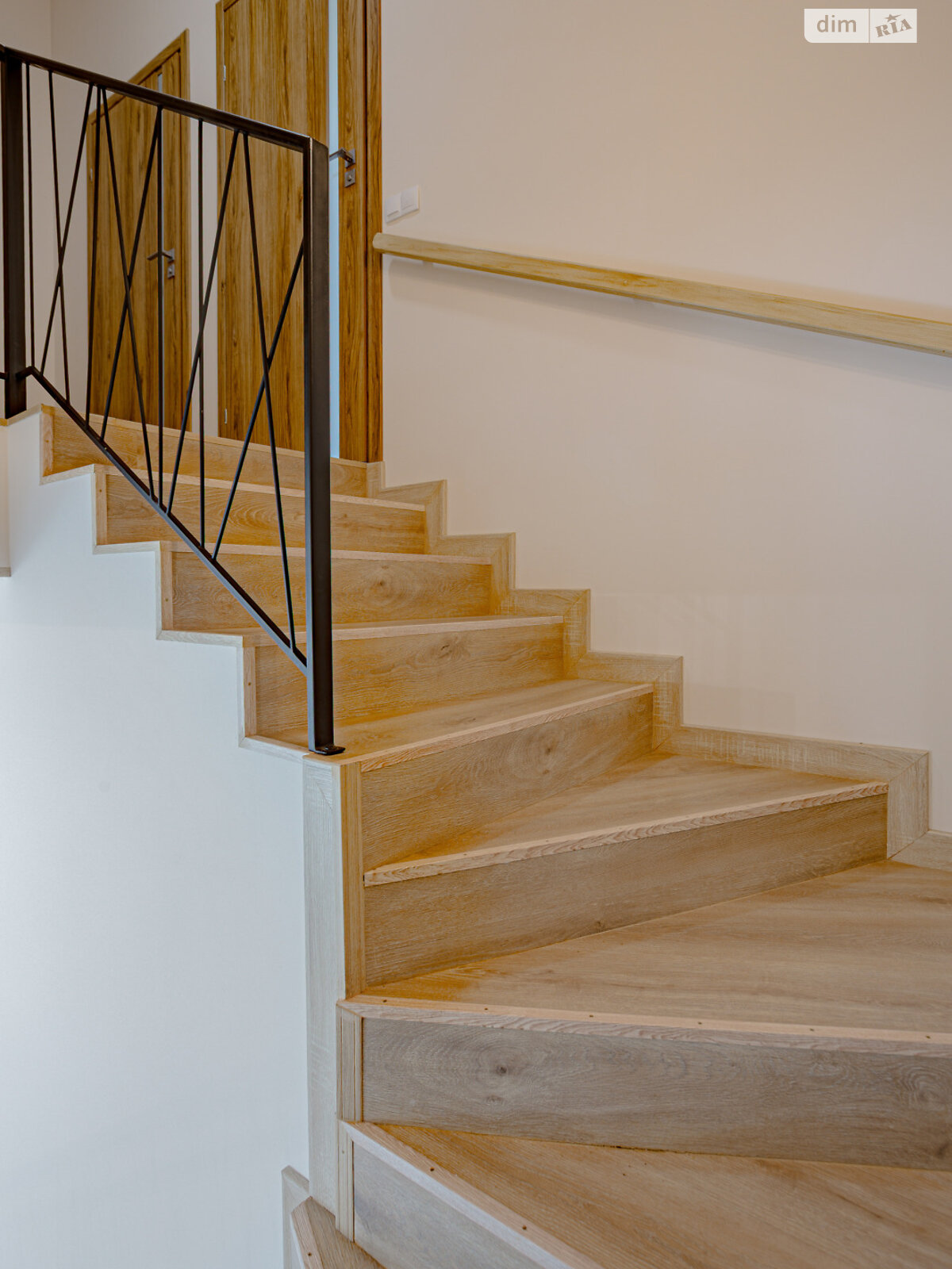 двоповерховий будинок з ремонтом, 166 кв. м, монолитно-каркасный. Продаж в Києві, район Биківня фото 1 двоповерховий будинок з ремонтом, 166 кв. м, монолитно-каркасный. Продаж в Києві, район Биківня фото 1