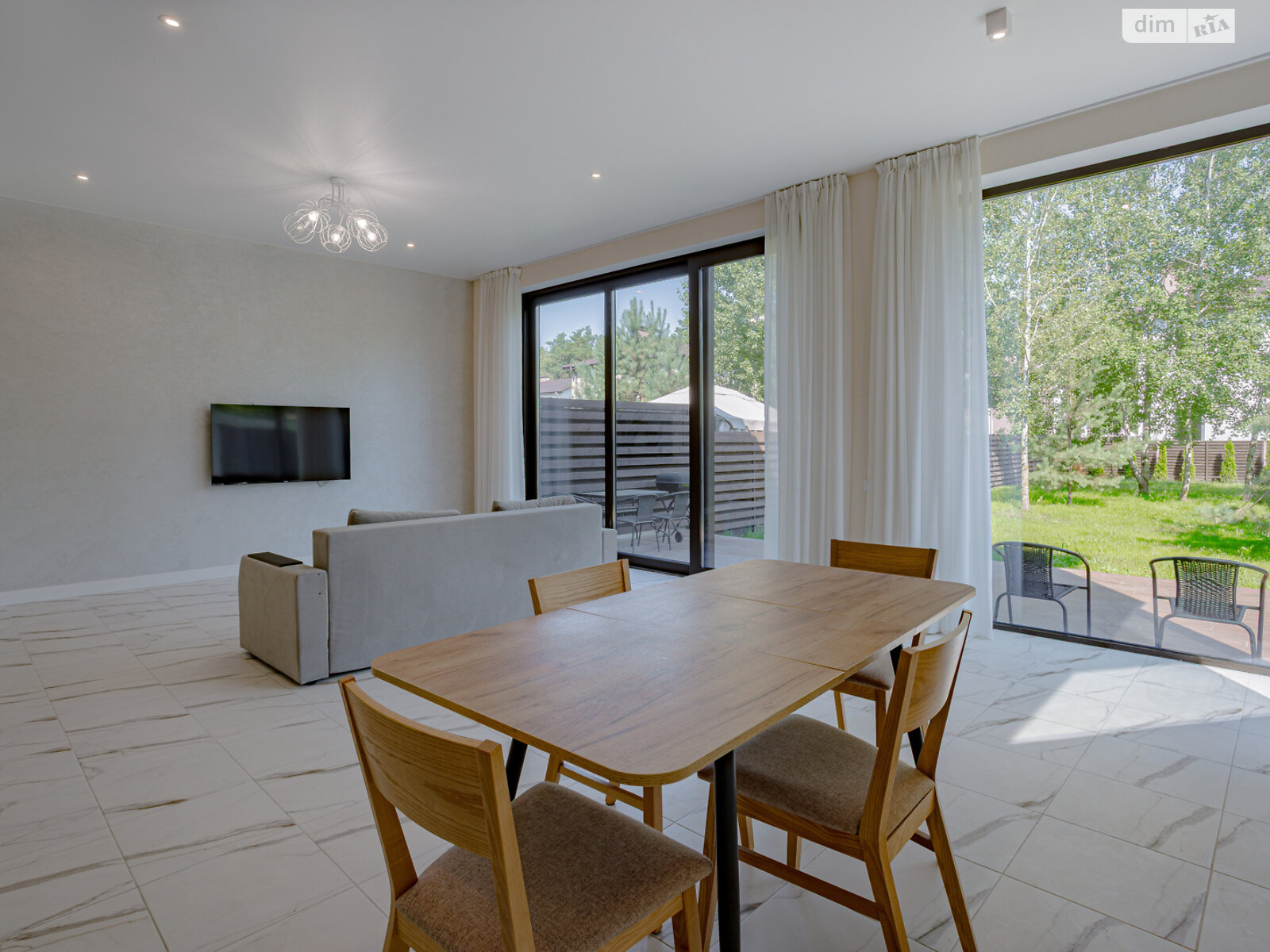 двоповерховий будинок з ремонтом, 166 кв. м, монолитно-каркасный. Продаж в Києві, район Биківня фото 1 двоповерховий будинок з ремонтом, 166 кв. м, монолитно-каркасный. Продаж в Києві, район Биківня фото 1