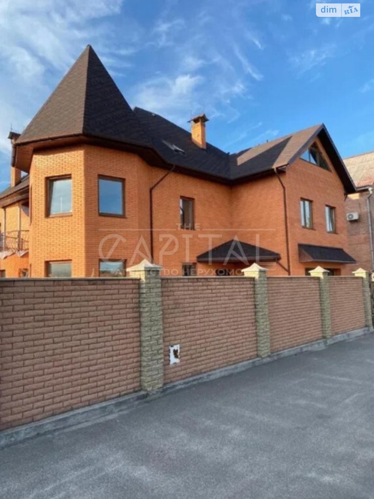 трехэтажный дом, 520 кв. м, кирпич. Продажа в Киеве район Дарницкий фото 1 трехэтажный дом, 520 кв. м, кирпич. Продажа в Киеве район Дарницкий фото 1