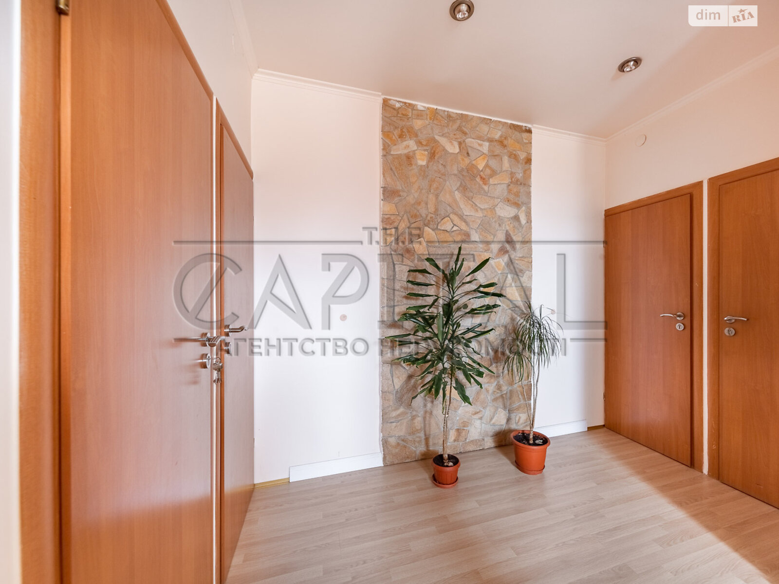 двухэтажный дом с верандой, 299.6 кв. м, кирпич. Продажа в Киеве район Дарницкий фото 1 двухэтажный дом с верандой, 299.6 кв. м, кирпич. Продажа в Киеве район Дарницкий фото 1