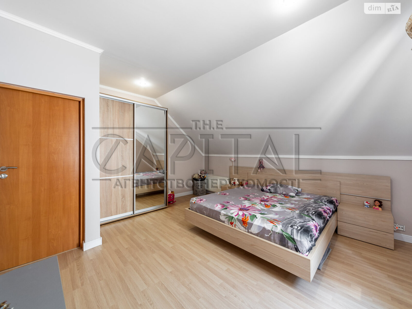 двухэтажный дом с верандой, 299.6 кв. м, кирпич. Продажа в Киеве район Дарницкий фото 1 двухэтажный дом с верандой, 299.6 кв. м, кирпич. Продажа в Киеве район Дарницкий фото 1