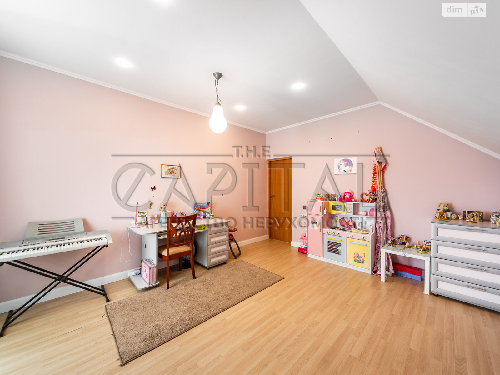 двухэтажный дом с верандой, 299.6 кв. м, кирпич. Продажа в Киеве район Дарницкий фото 1 двухэтажный дом с верандой, 299.6 кв. м, кирпич. Продажа в Киеве район Дарницкий фото 1