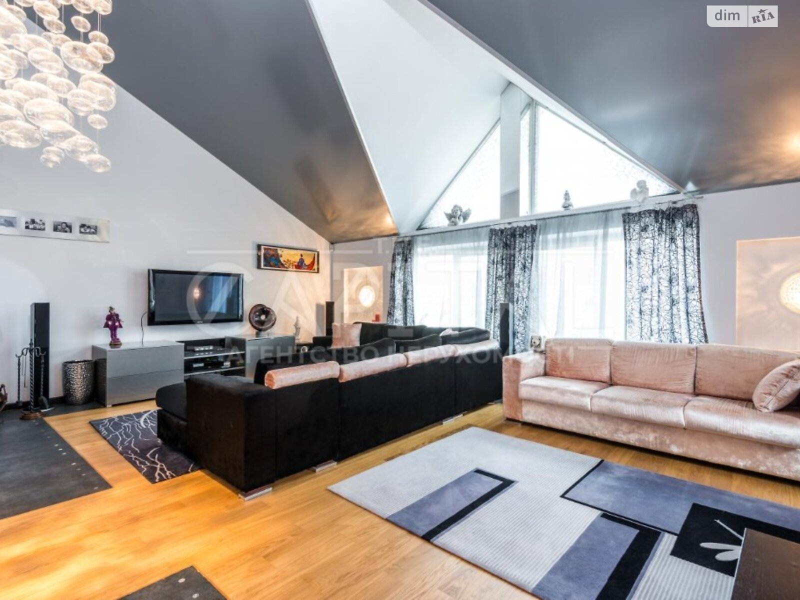 трехэтажный дом, 260 кв. м, кирпич. Продажа в Киеве район Дарницкий фото 1 трехэтажный дом, 260 кв. м, кирпич. Продажа в Киеве район Дарницкий фото 1