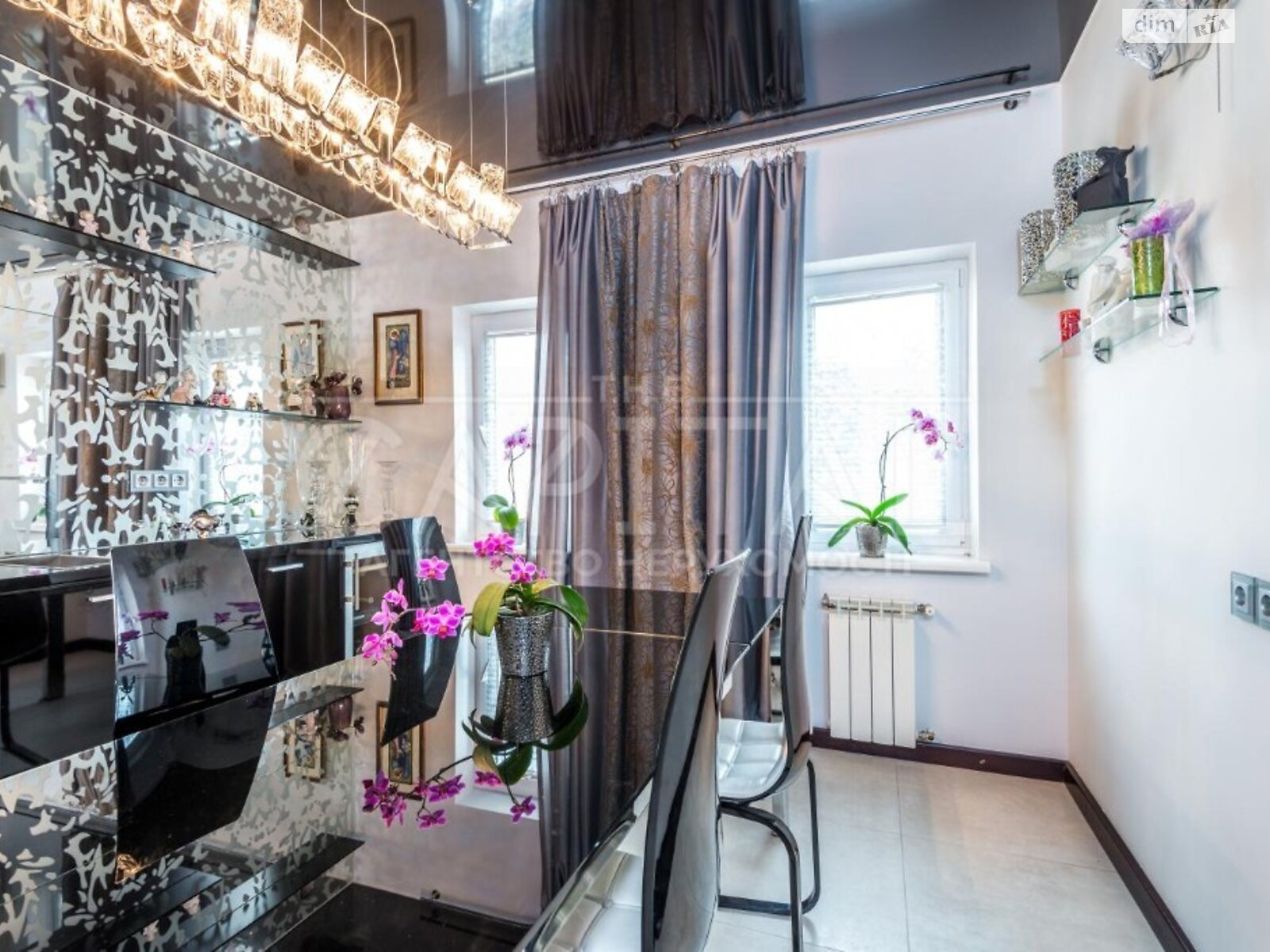 трехэтажный дом, 260 кв. м, кирпич. Продажа в Киеве район Дарницкий фото 1 трехэтажный дом, 260 кв. м, кирпич. Продажа в Киеве район Дарницкий фото 1