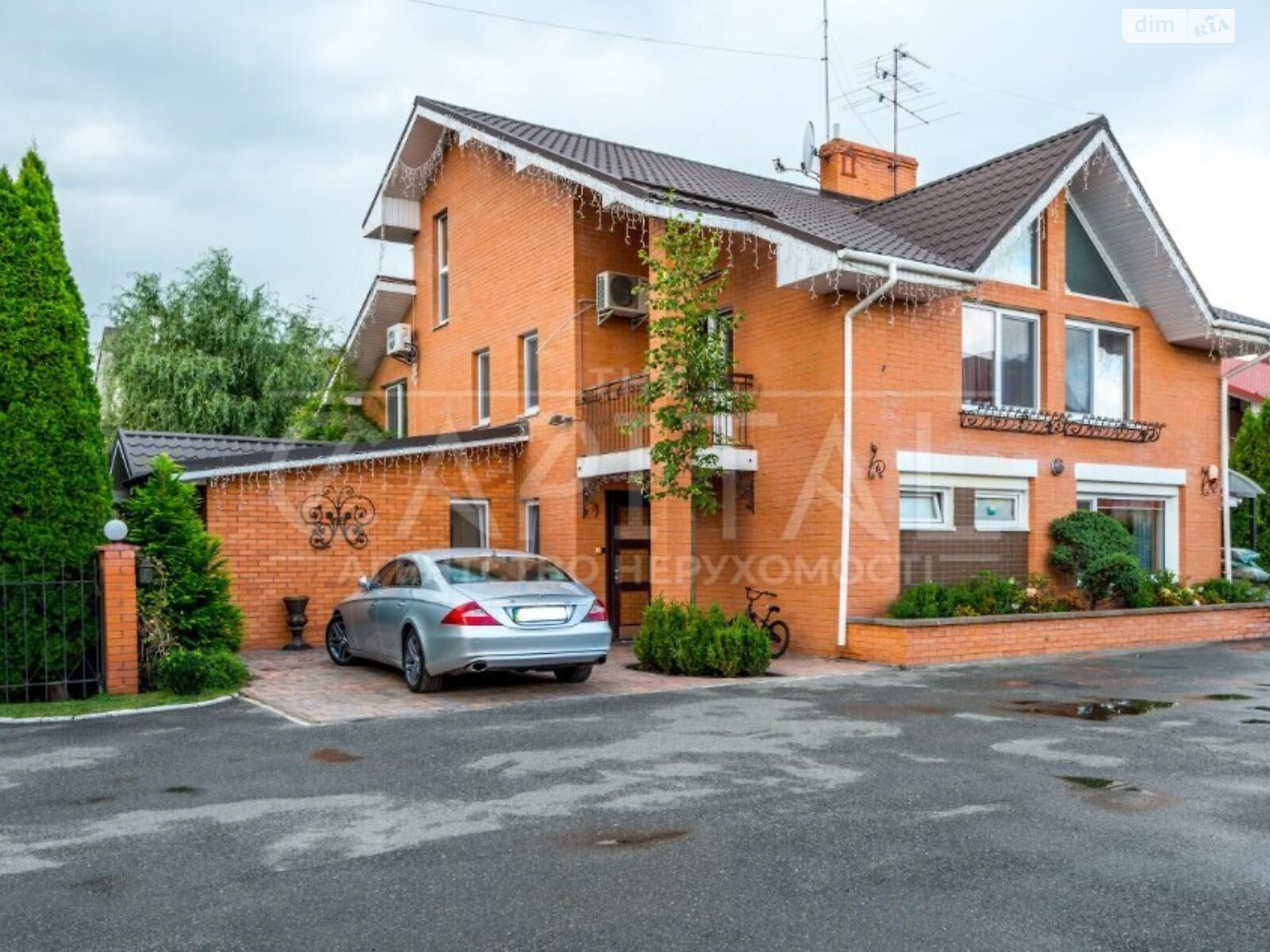 трехэтажный дом, 260 кв. м, кирпич. Продажа в Киеве район Дарницкий фото 1 трехэтажный дом, 260 кв. м, кирпич. Продажа в Киеве район Дарницкий фото 1