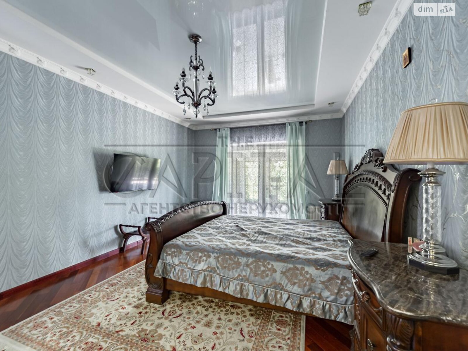 двухэтажный дом с гаражом, 600 кв. м, кирпич. Продажа в Киеве район Дарницкий фото 1 двухэтажный дом с гаражом, 600 кв. м, кирпич. Продажа в Киеве район Дарницкий фото 1