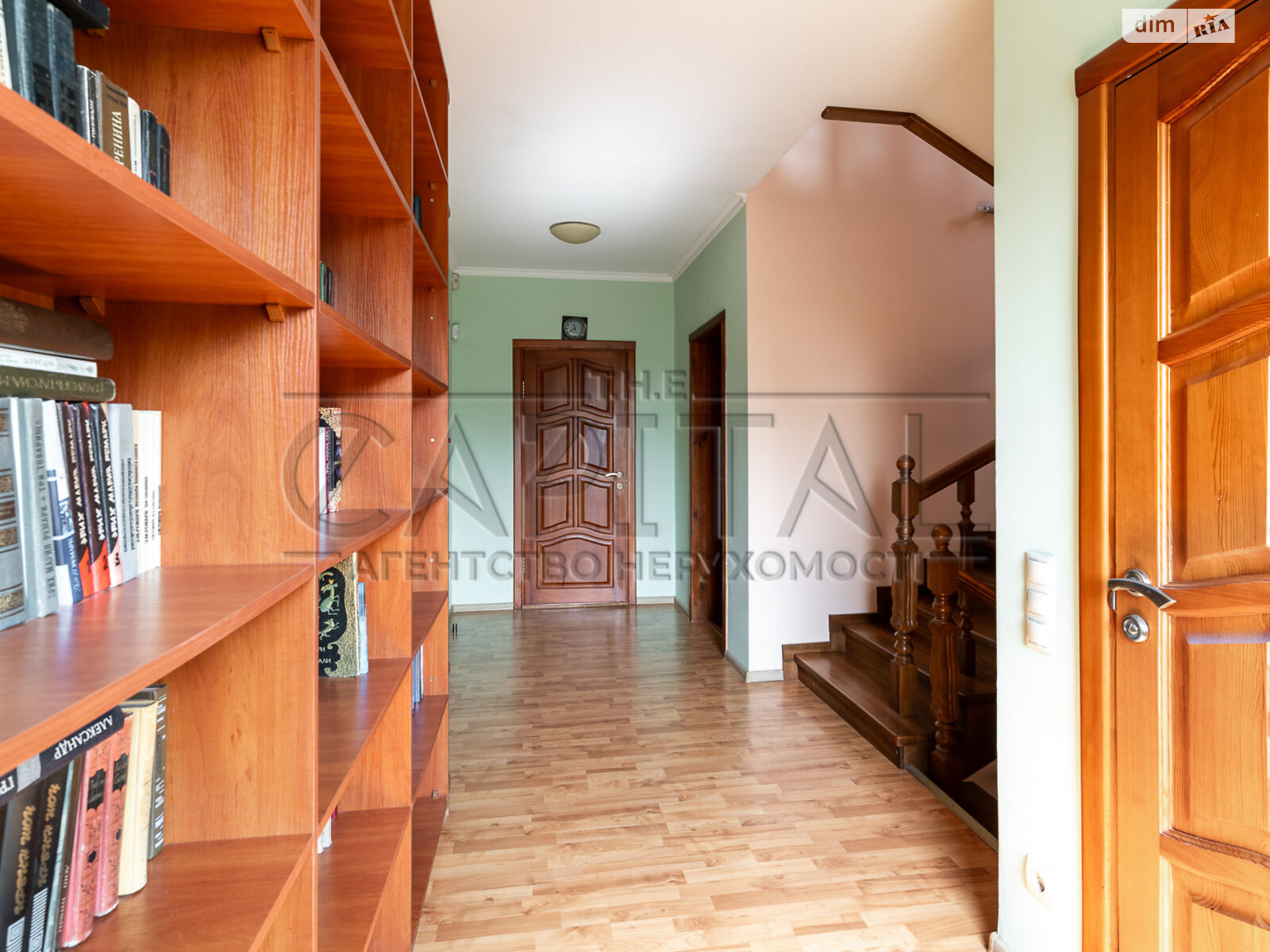 триповерховий будинок з гаражем, 285 кв. м, цегла. Продаж в Києві, район Дарницький фото 1 триповерховий будинок з гаражем, 285 кв. м, цегла. Продаж в Києві, район Дарницький фото 1