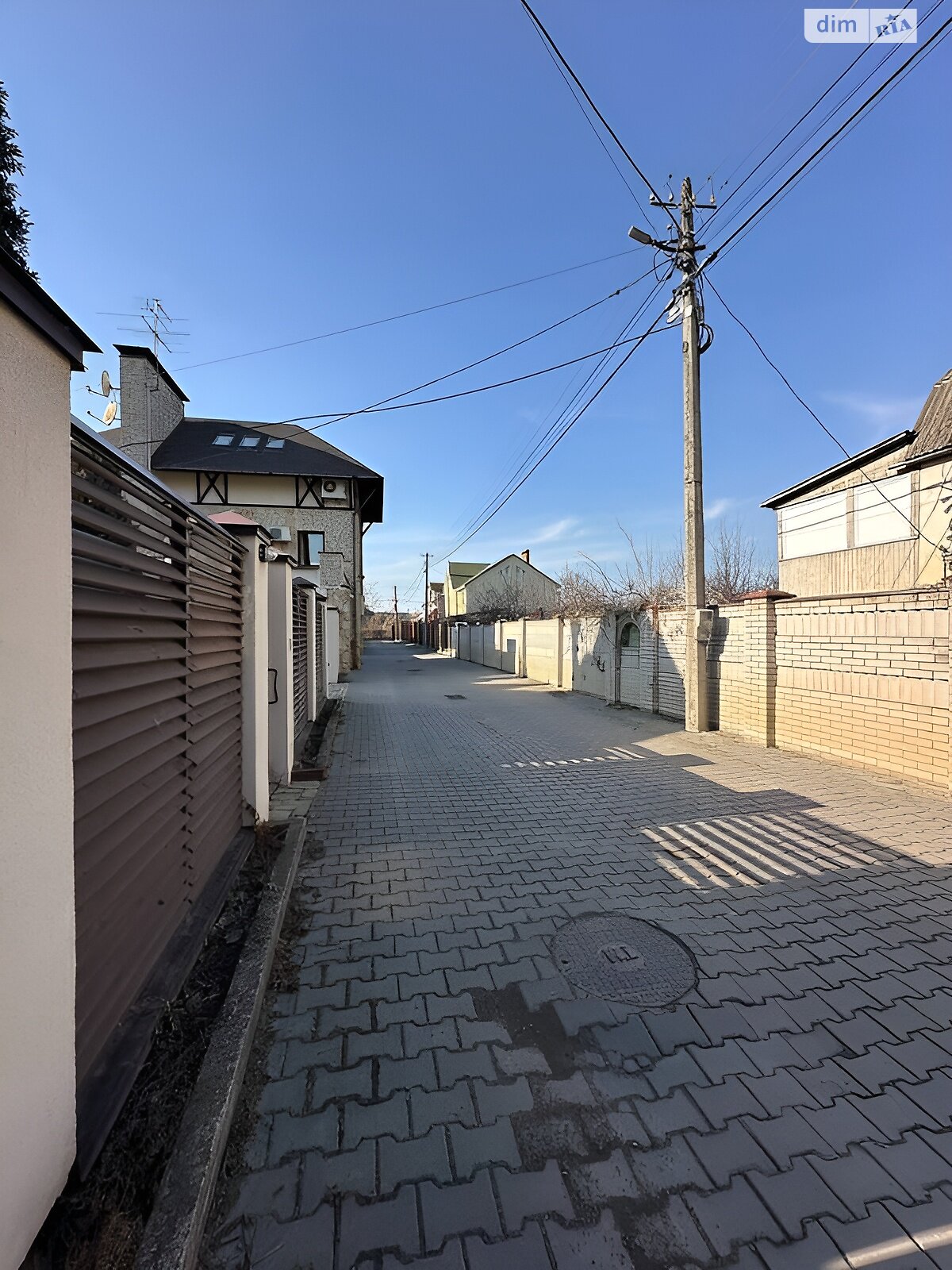 трехэтажный дом, 232 кв. м, кирпич. Продажа в Киеве район Дарницкий фото 1 трехэтажный дом, 232 кв. м, кирпич. Продажа в Киеве район Дарницкий фото 1