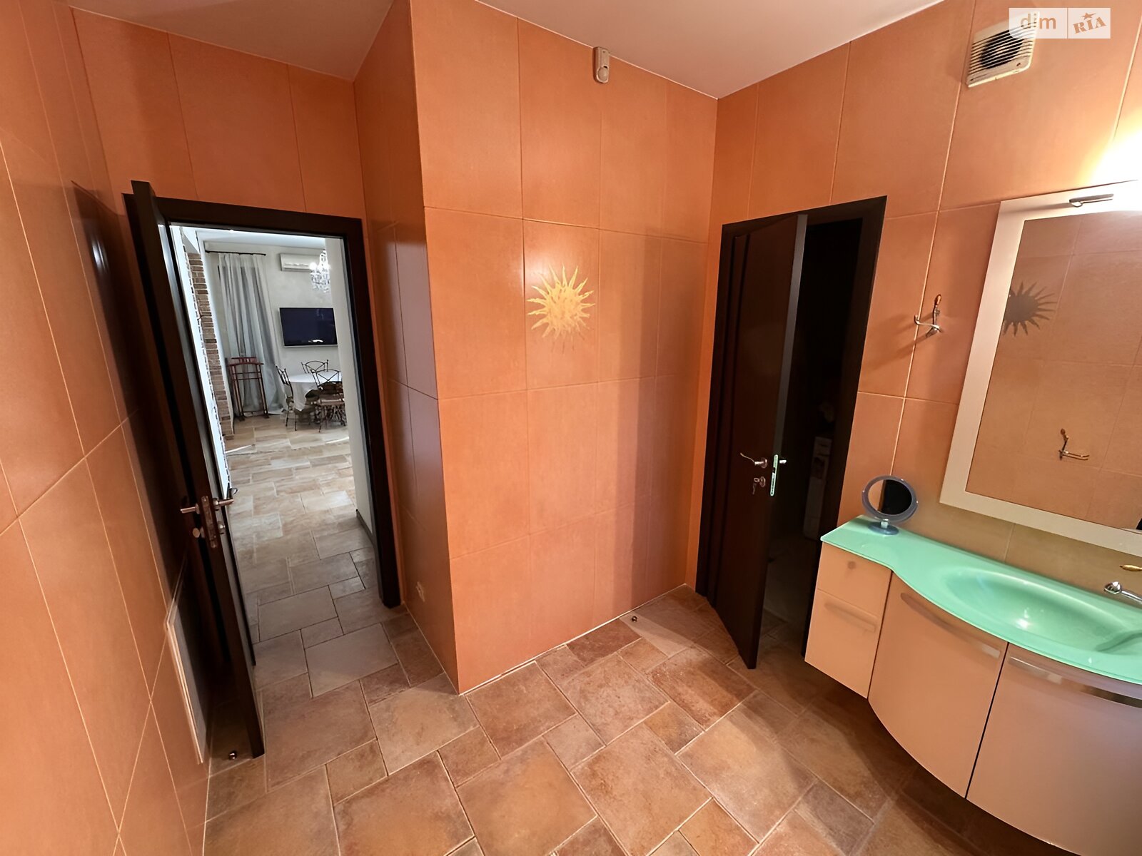 трехэтажный дом, 232 кв. м, кирпич. Продажа в Киеве район Дарницкий фото 1 трехэтажный дом, 232 кв. м, кирпич. Продажа в Киеве район Дарницкий фото 1