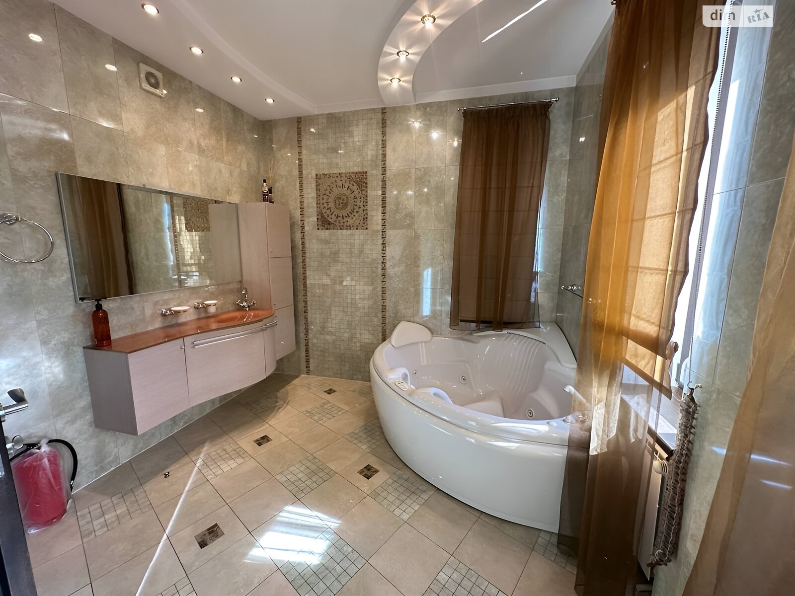 трехэтажный дом, 232 кв. м, кирпич. Продажа в Киеве район Дарницкий фото 1 трехэтажный дом, 232 кв. м, кирпич. Продажа в Киеве район Дарницкий фото 1