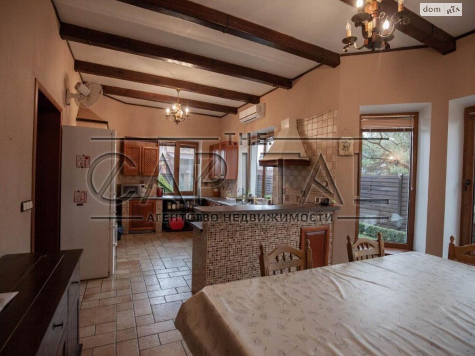 двухэтажный дом с ремонтом, 280.7 кв. м, пенобетон. Продажа в Киеве район Дарницкий фото 1 двухэтажный дом с ремонтом, 280.7 кв. м, пенобетон. Продажа в Киеве район Дарницкий фото 1