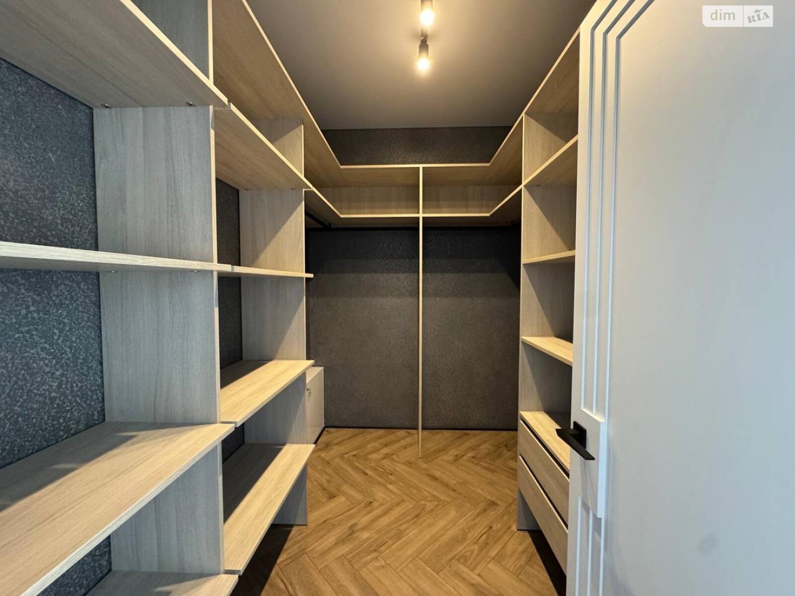 двухэтажный дом с балконом, 170 кв. м, кирпич. Продажа в Киеве район Дарницкий фото 1 двухэтажный дом с балконом, 170 кв. м, кирпич. Продажа в Киеве район Дарницкий фото 1