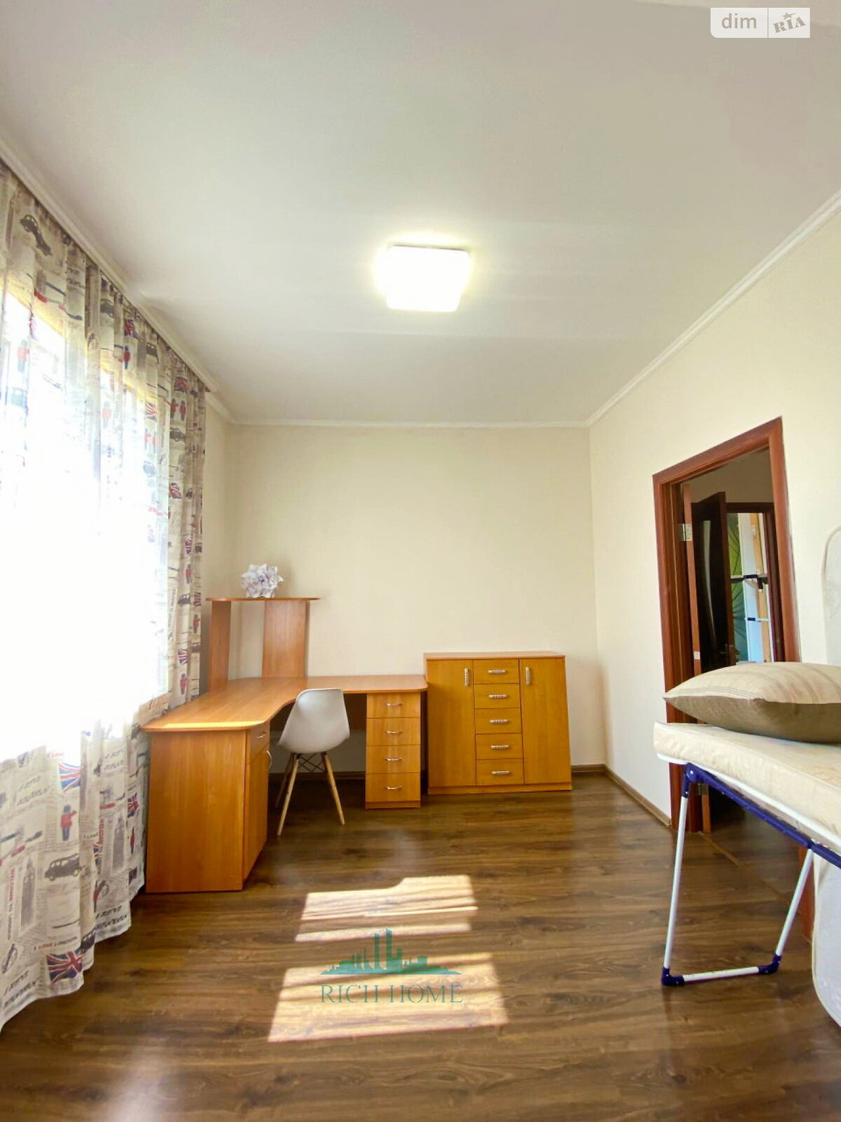 двоповерховий будинок з балконом, 220 кв. м, цегла. Продаж в Києві, район Дарницький фото 1 двоповерховий будинок з балконом, 220 кв. м, цегла. Продаж в Києві, район Дарницький фото 1