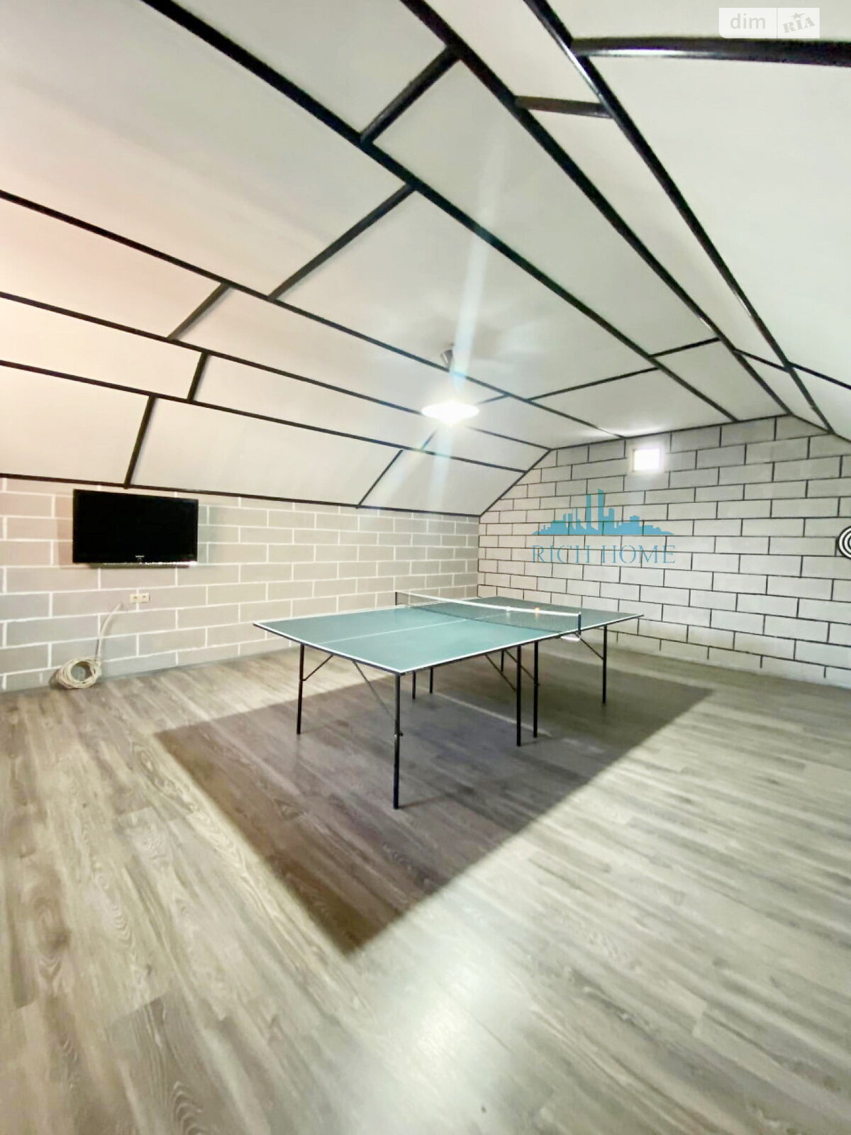 двоповерховий будинок з балконом, 220 кв. м, цегла. Продаж в Києві, район Дарницький фото 1 двоповерховий будинок з балконом, 220 кв. м, цегла. Продаж в Києві, район Дарницький фото 1
