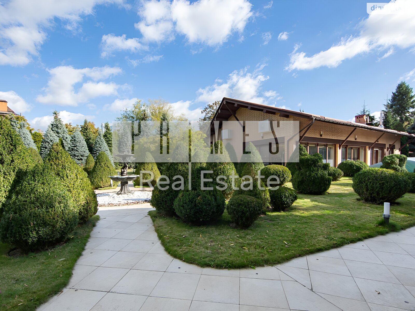 триповерховий будинок з верандою, 386.8 кв. м, цегла. Продаж в Києві, район Дарницький фото 1 триповерховий будинок з верандою, 386.8 кв. м, цегла. Продаж в Києві, район Дарницький фото 1